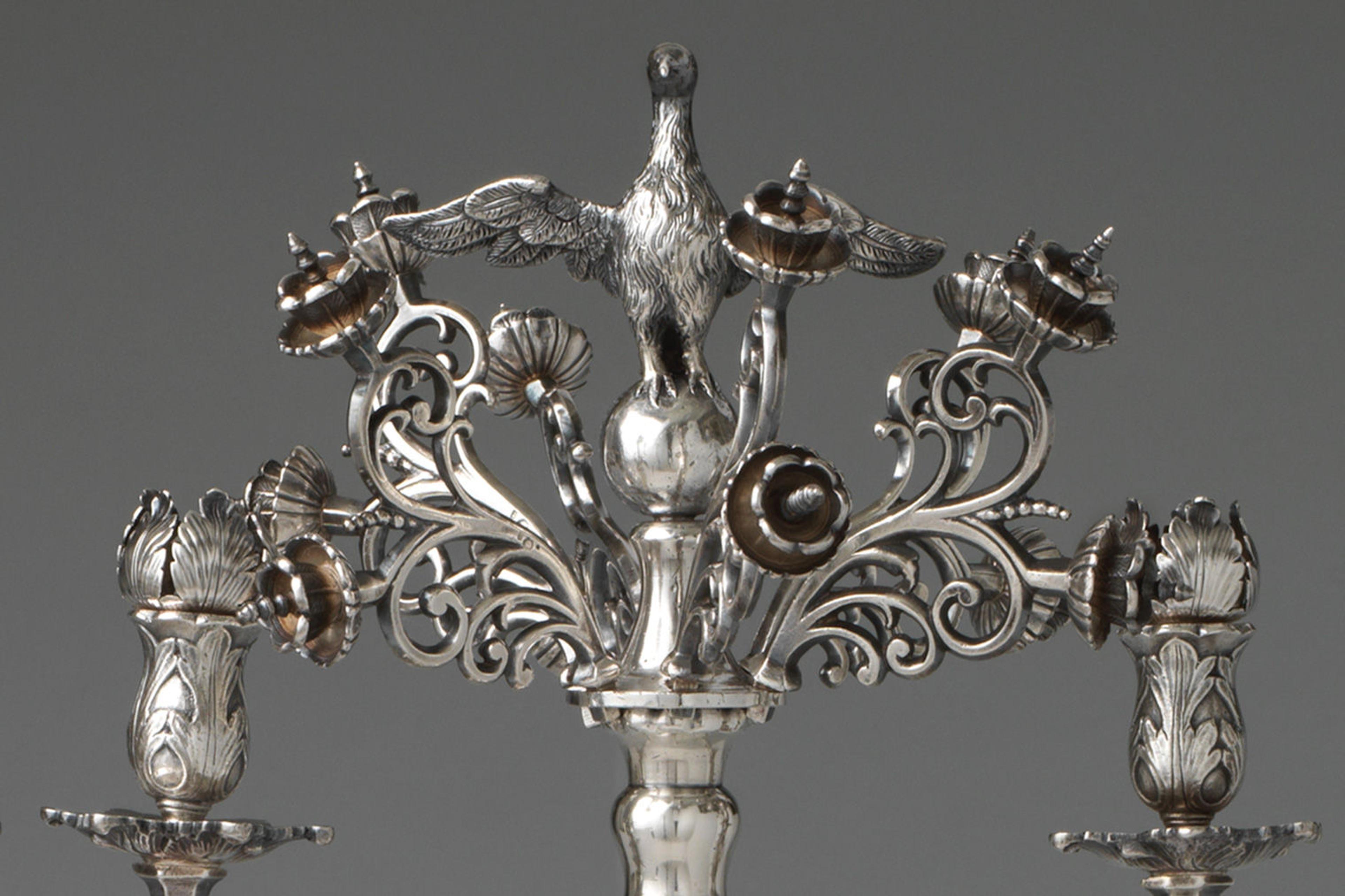 Detail of the beautiful silver Lemberg lamp.