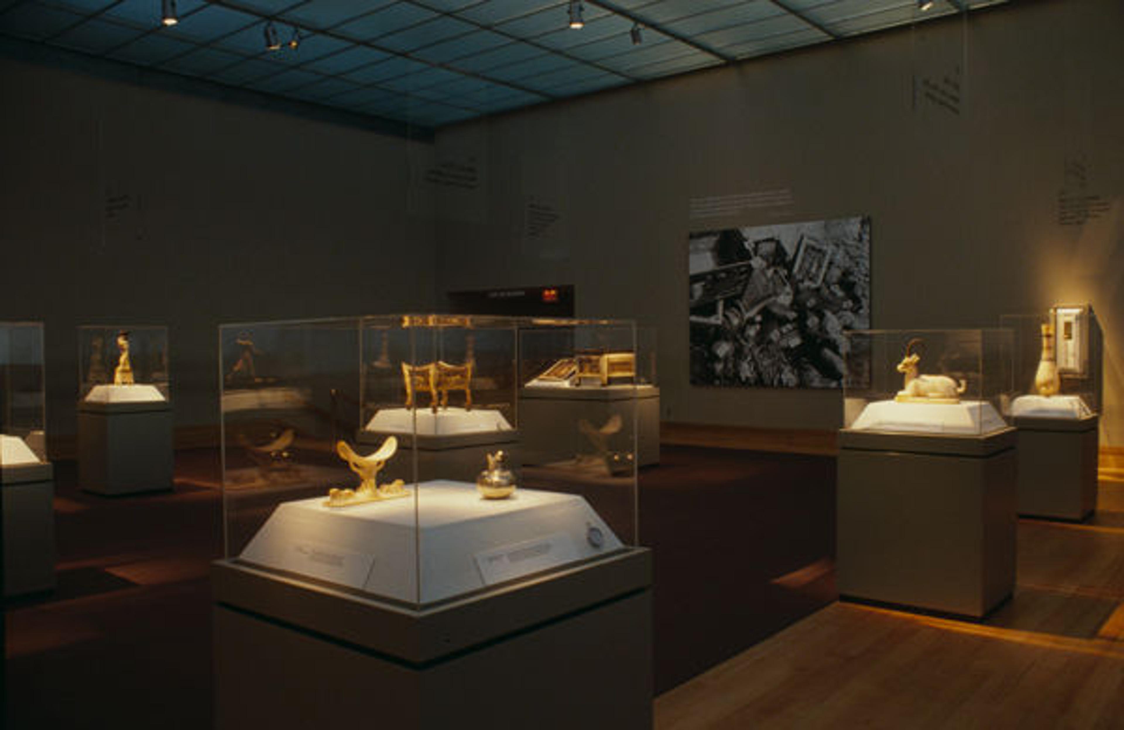 Gallery view of the exhibition Treasures of Tutankhamun. Photo by Al Mozell. © The Metropolitan Museum of Art