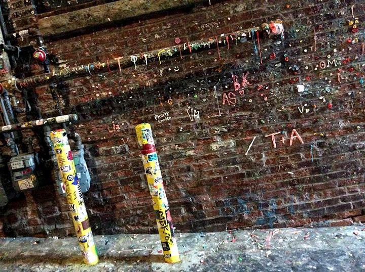 Gum wall