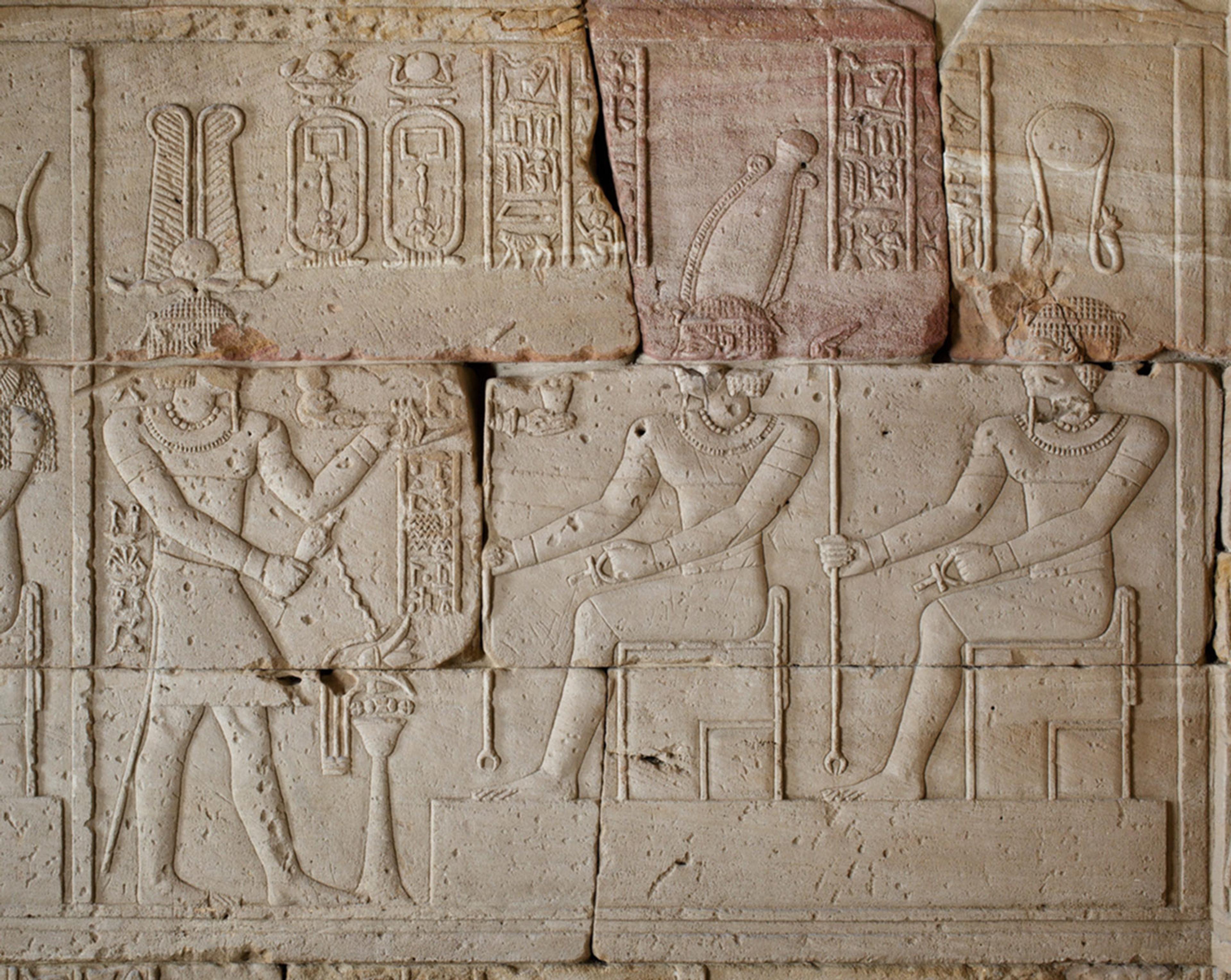 Detail depicting Augustus (left) burning incense and making a libation (a liquid offering) to the deified brothers Pedesi and Pihor (center and right).
