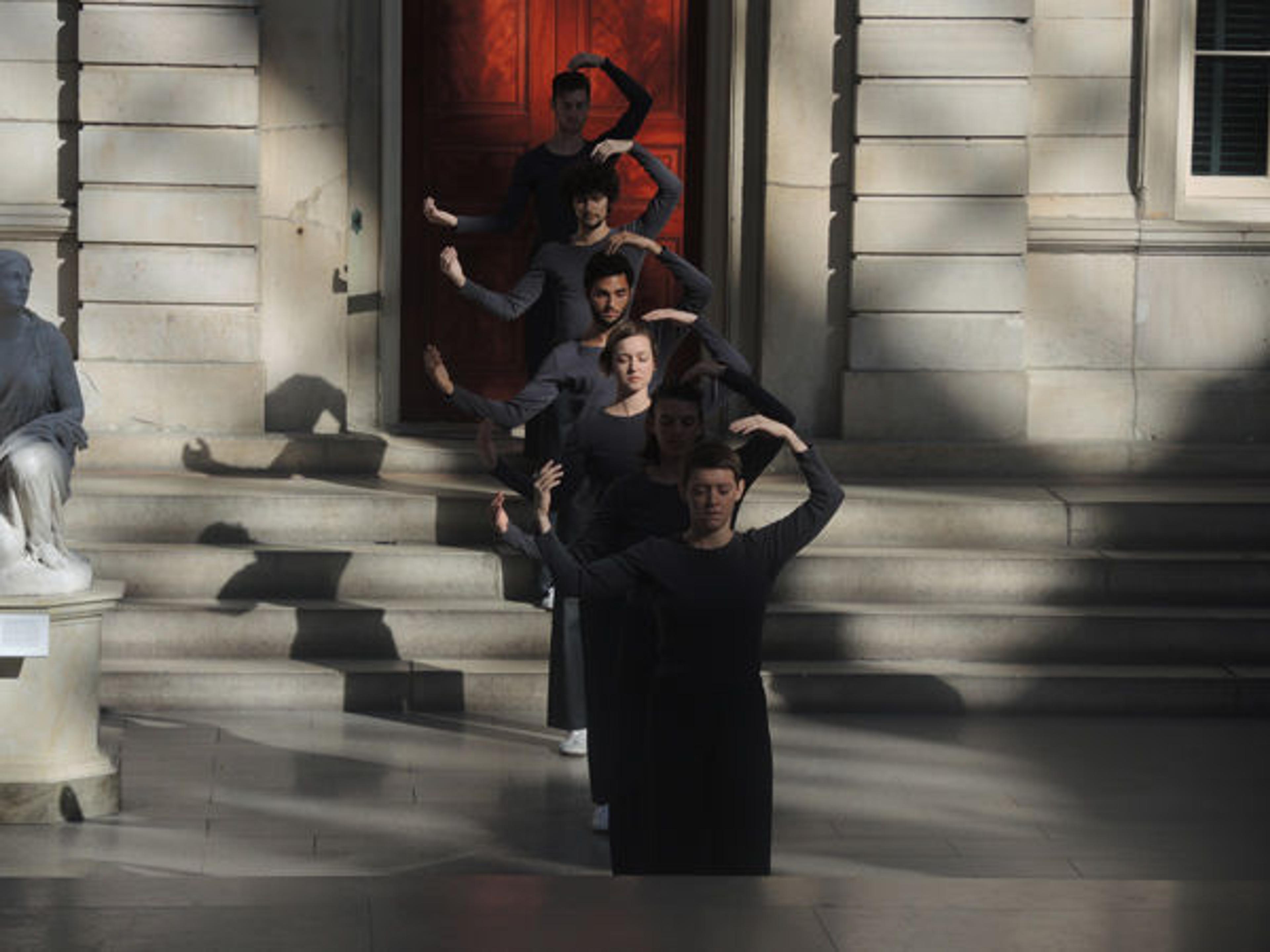 Trisha Brown Dance Company pop-up performance in The Charles Engelhard Court, held in conjunction with the ISPA New York Congress 2015. All photos courtesy of Met Museum Presents