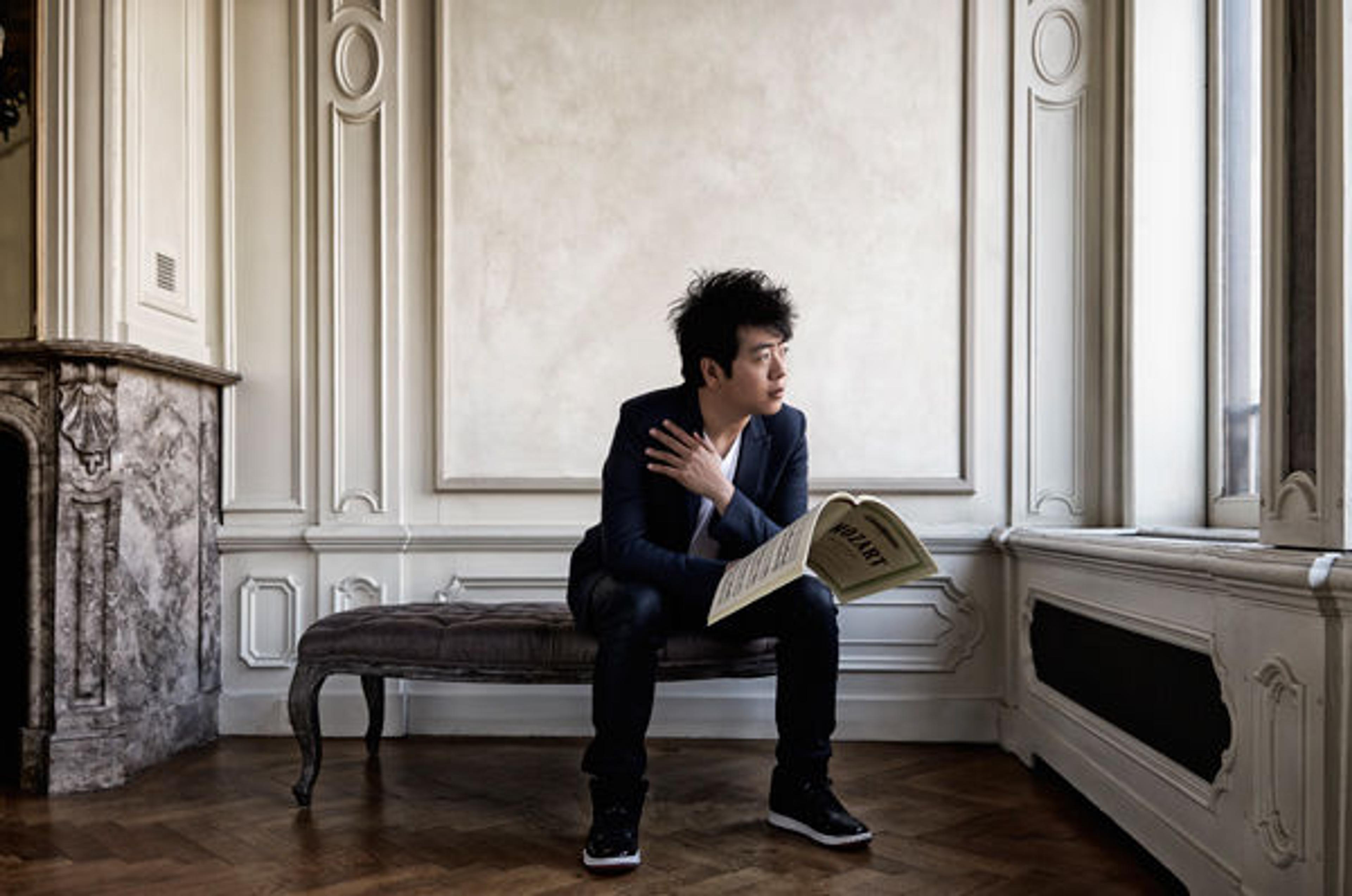 Lang Lang. Photo by Harald Hoffman