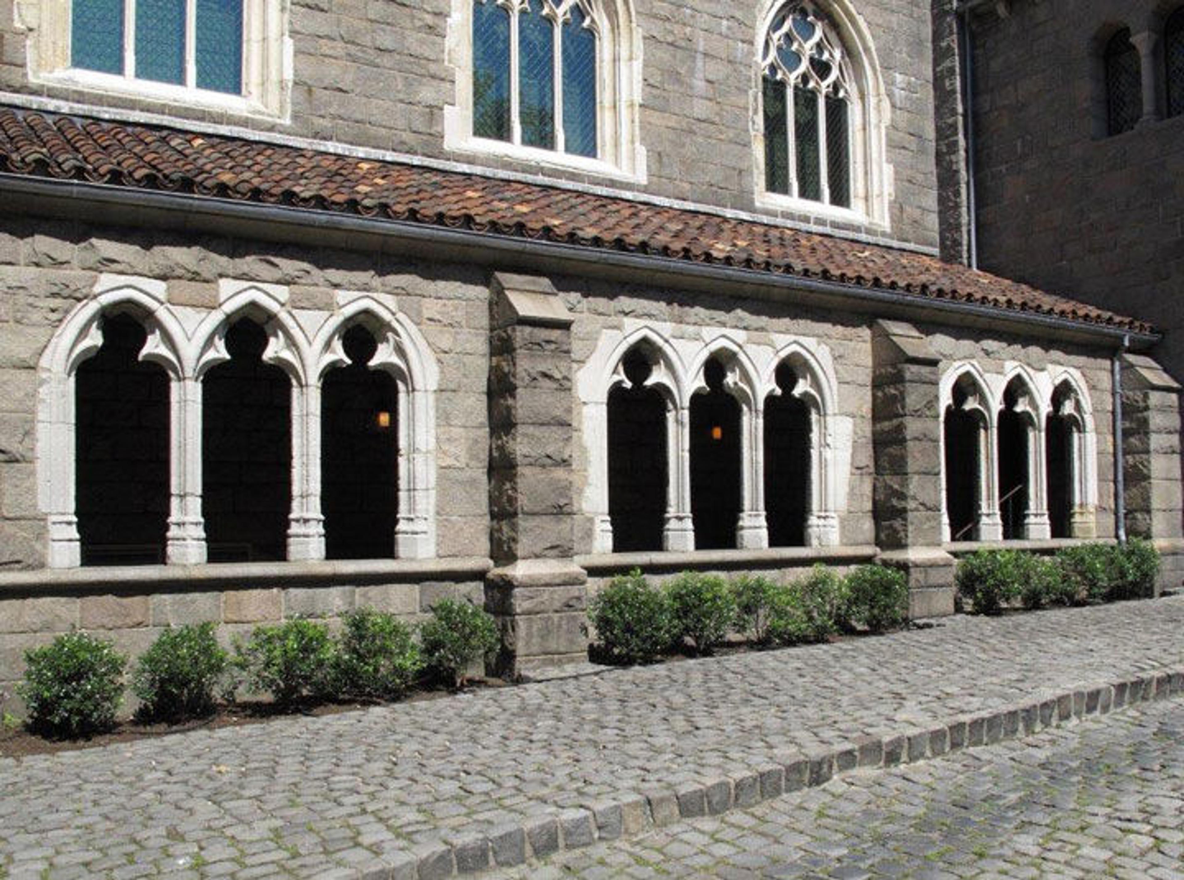 View of a 15th-century stone arcade as installed at The Met Cloisters