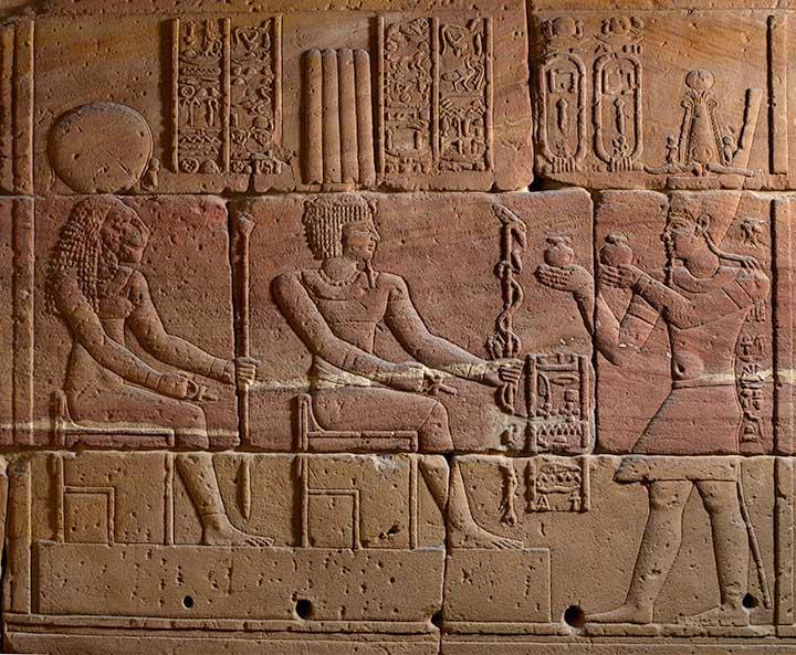 Augustus offering wine to Gods