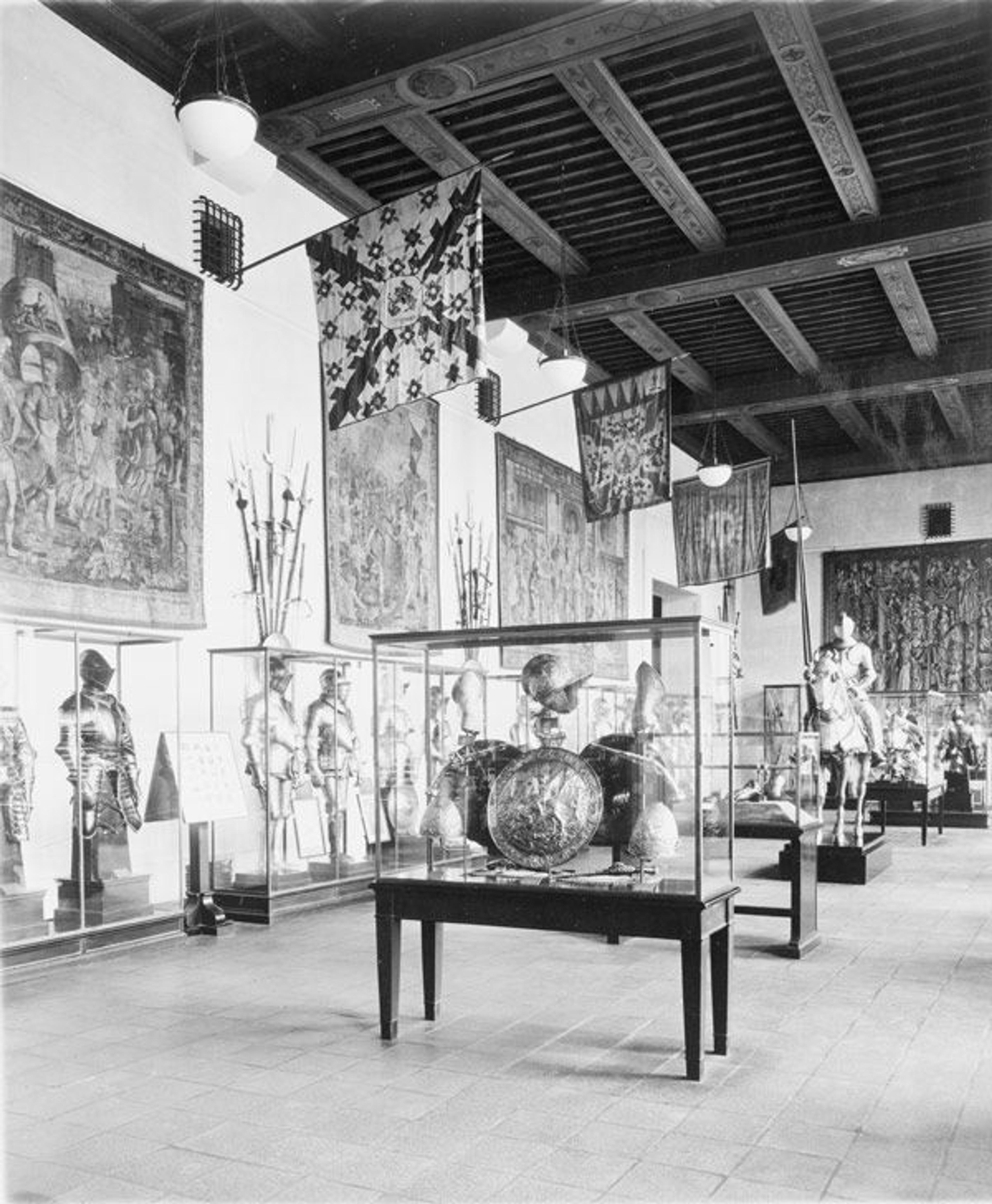 The gallery known as the Hall of Princes, newly installed at The Metropolitan Museum of Art, 1915