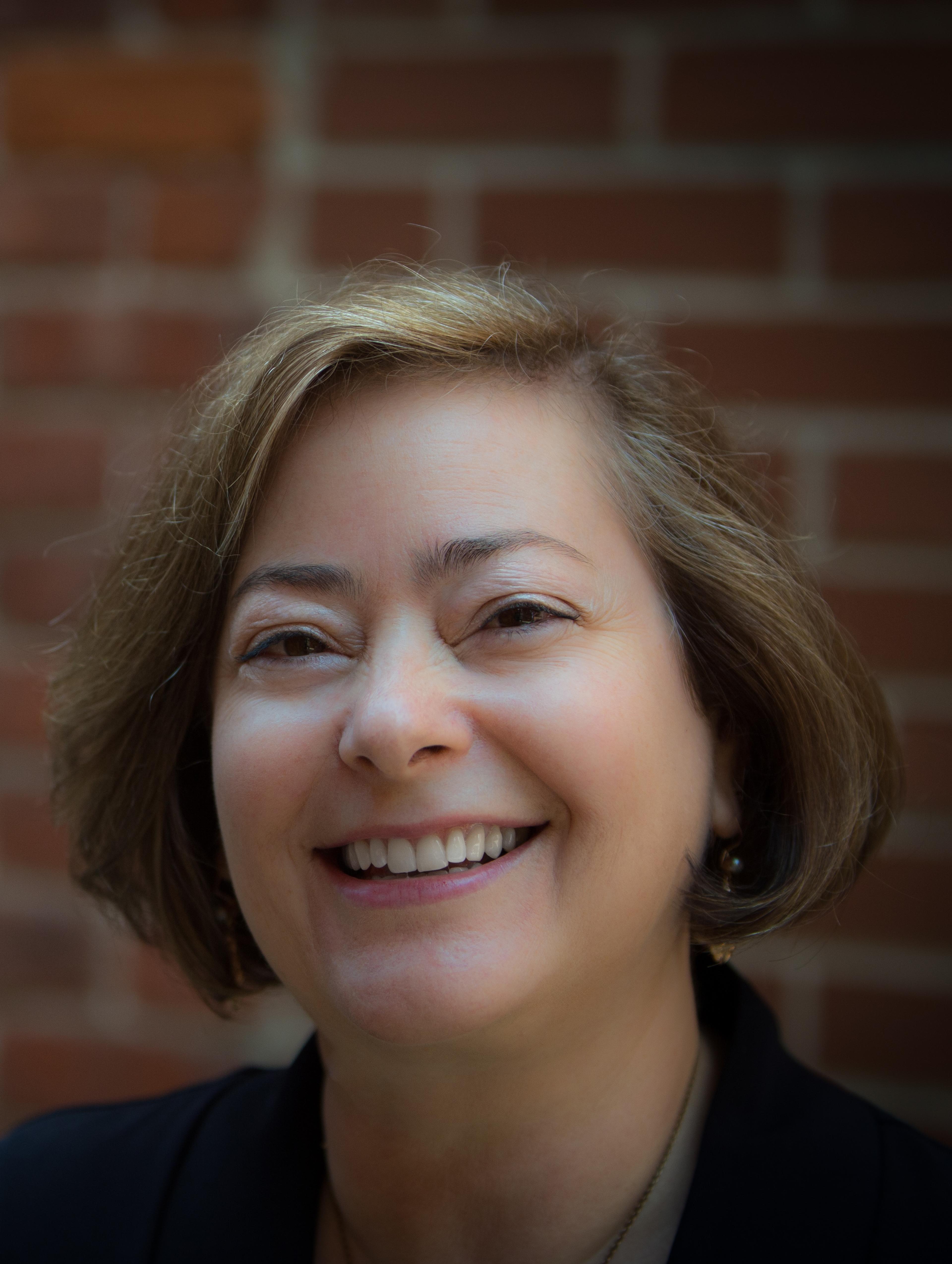Headshot of Gennifer Weisenfeld