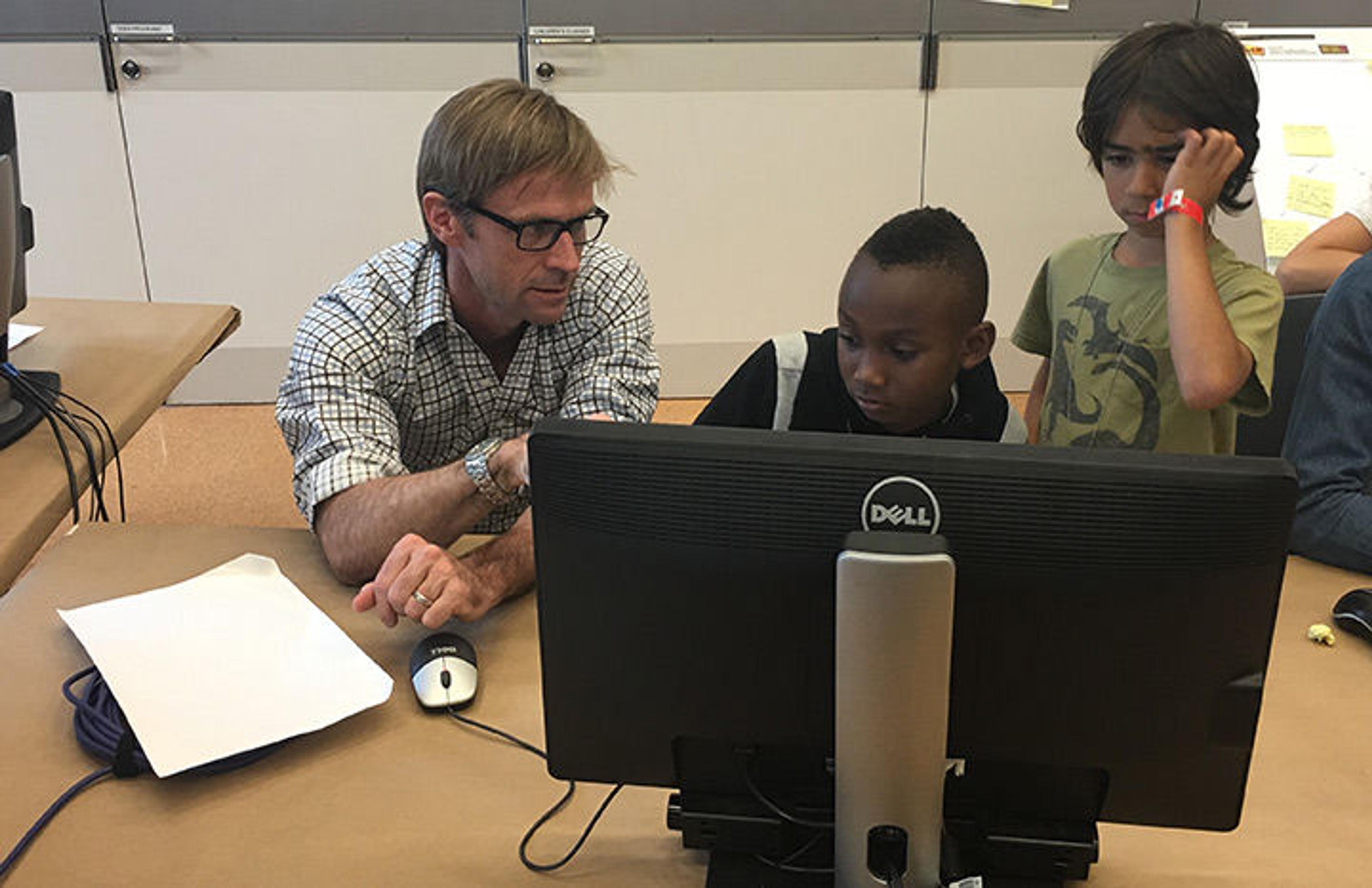 Bill Doyle teaching Twine to kids