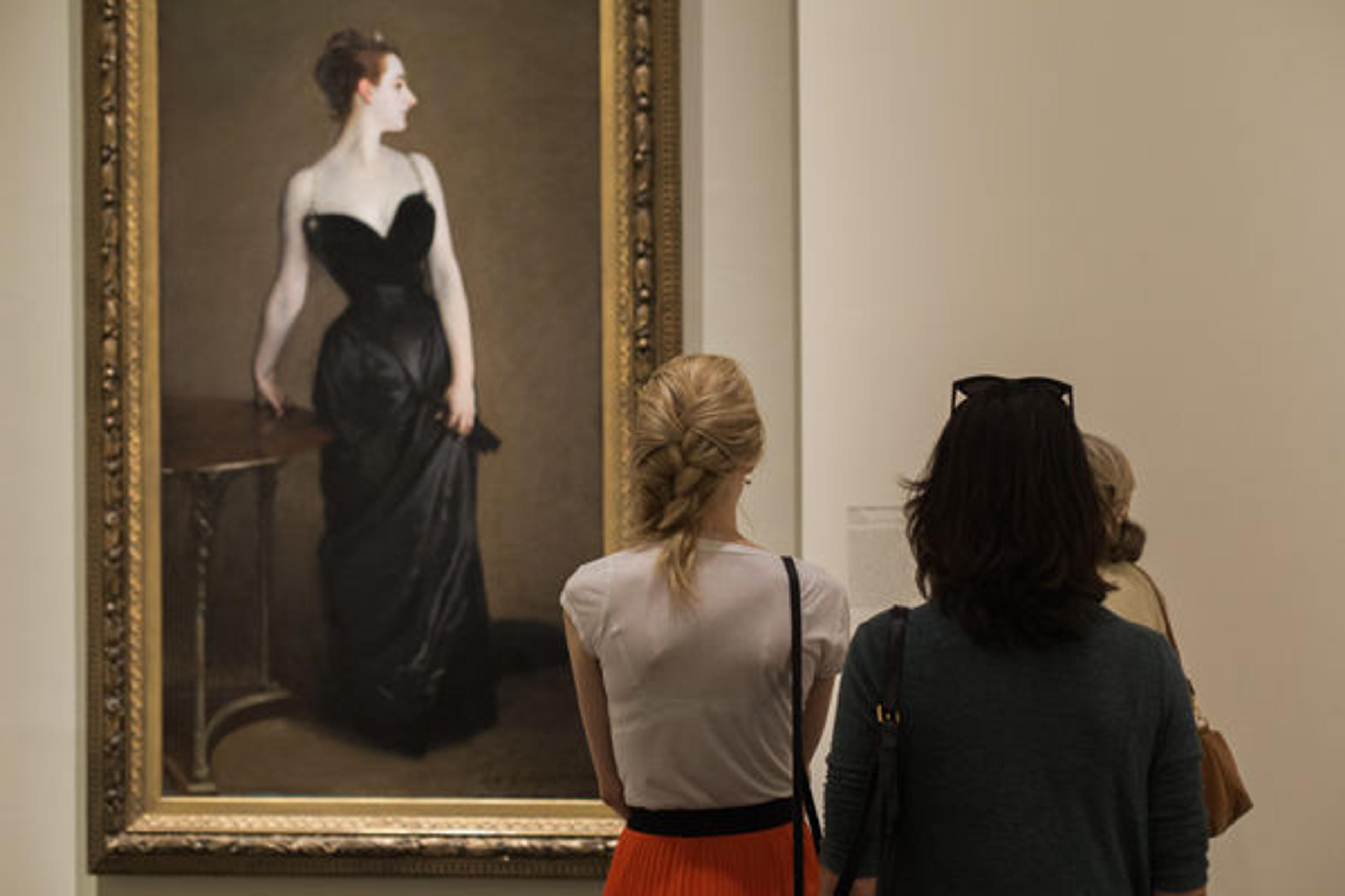 Attendees visited the special exhibition Sargent: Portraits of Artists and Friends as part of the evening's activities