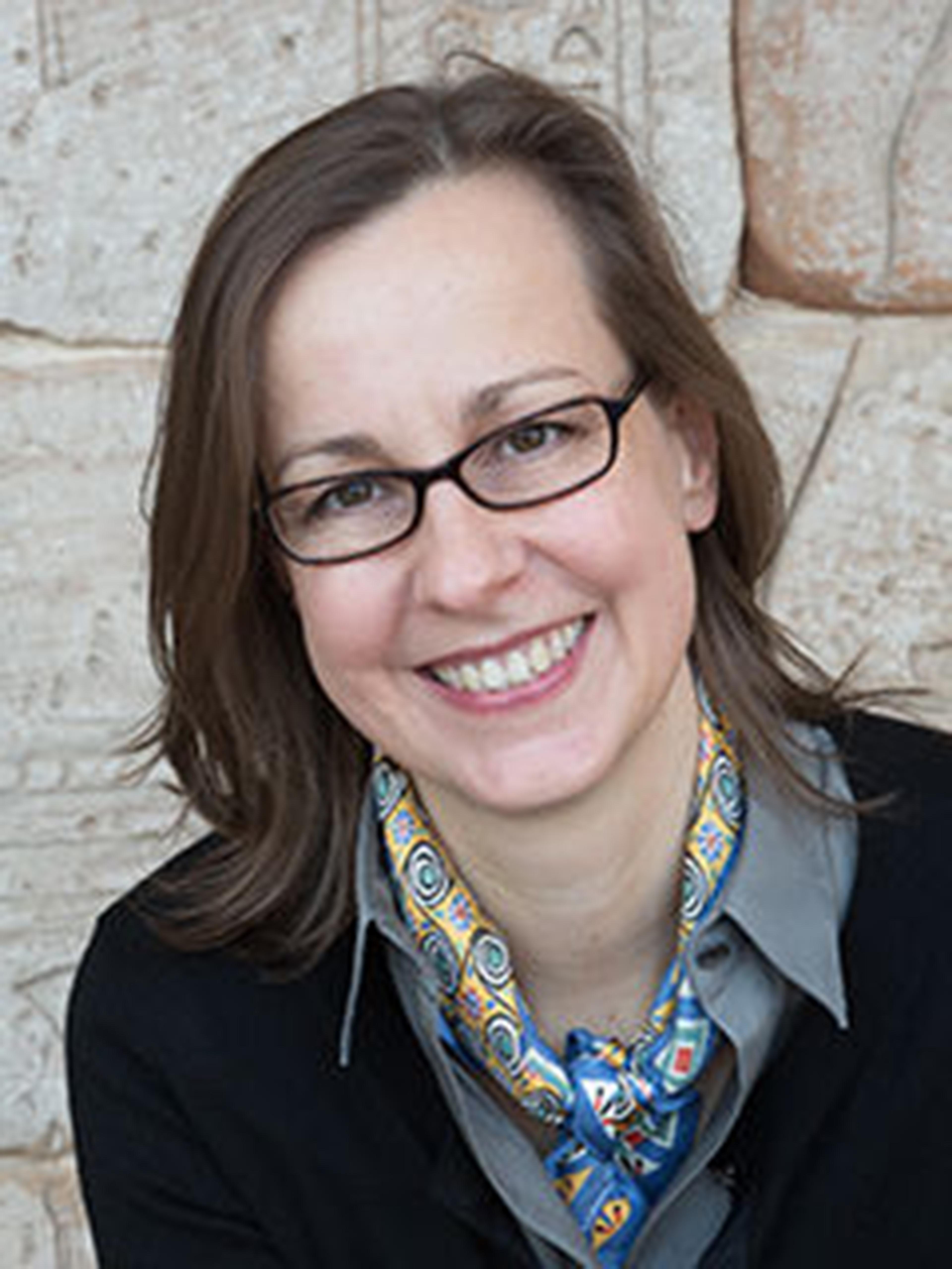 Headshot of Isabel Stünkel