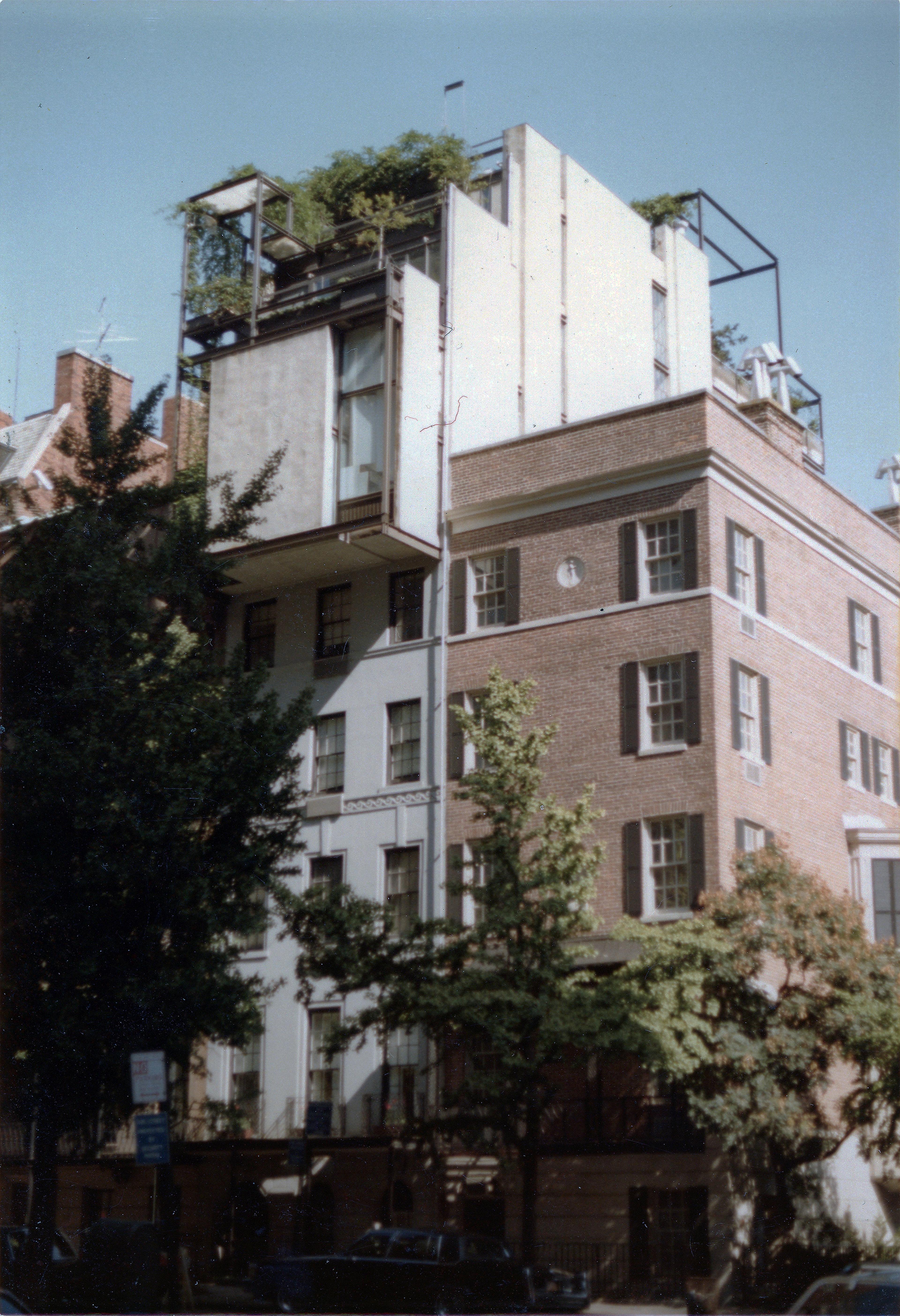 Image of apartment building.