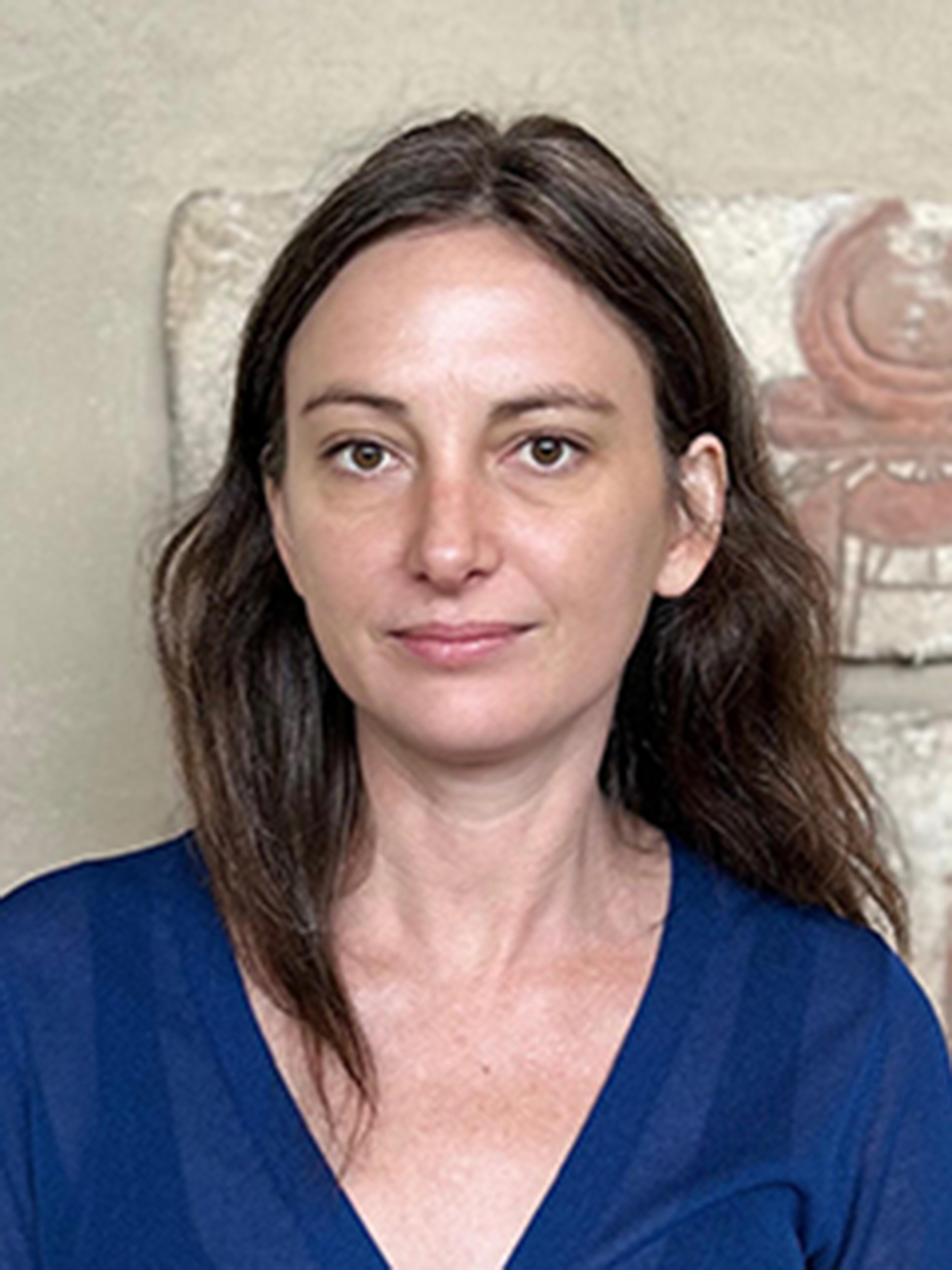 Headshot of Lesley Mirling