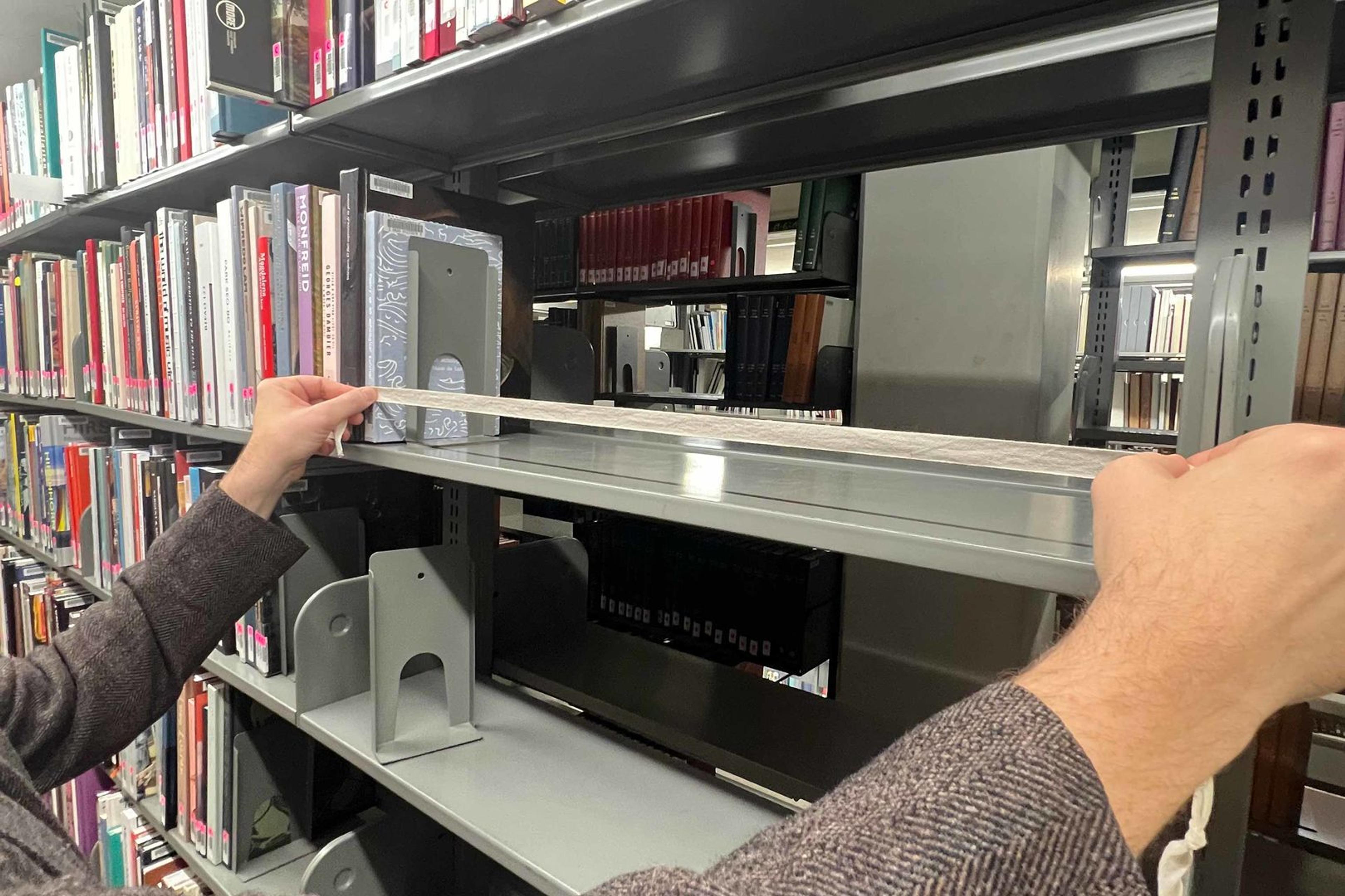 String measuring a shelf