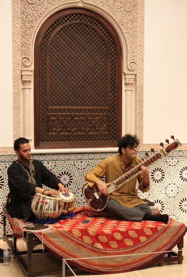 Shivalik Ghoshal and Neel Murgai playing on the tabla and sitar