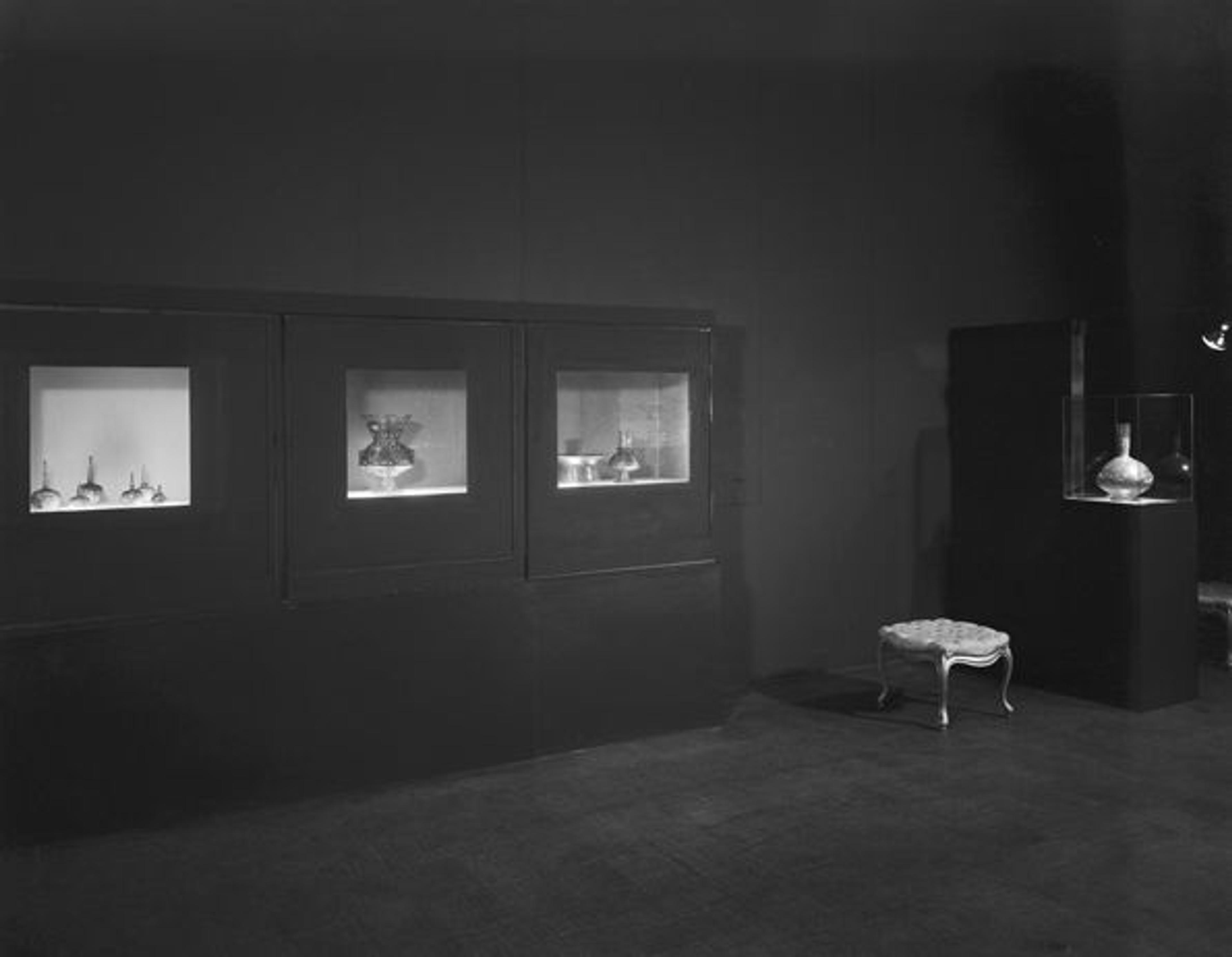 "Enameled Islamic Glass of the XIII and XIV Centuries" Exhibition, 1944