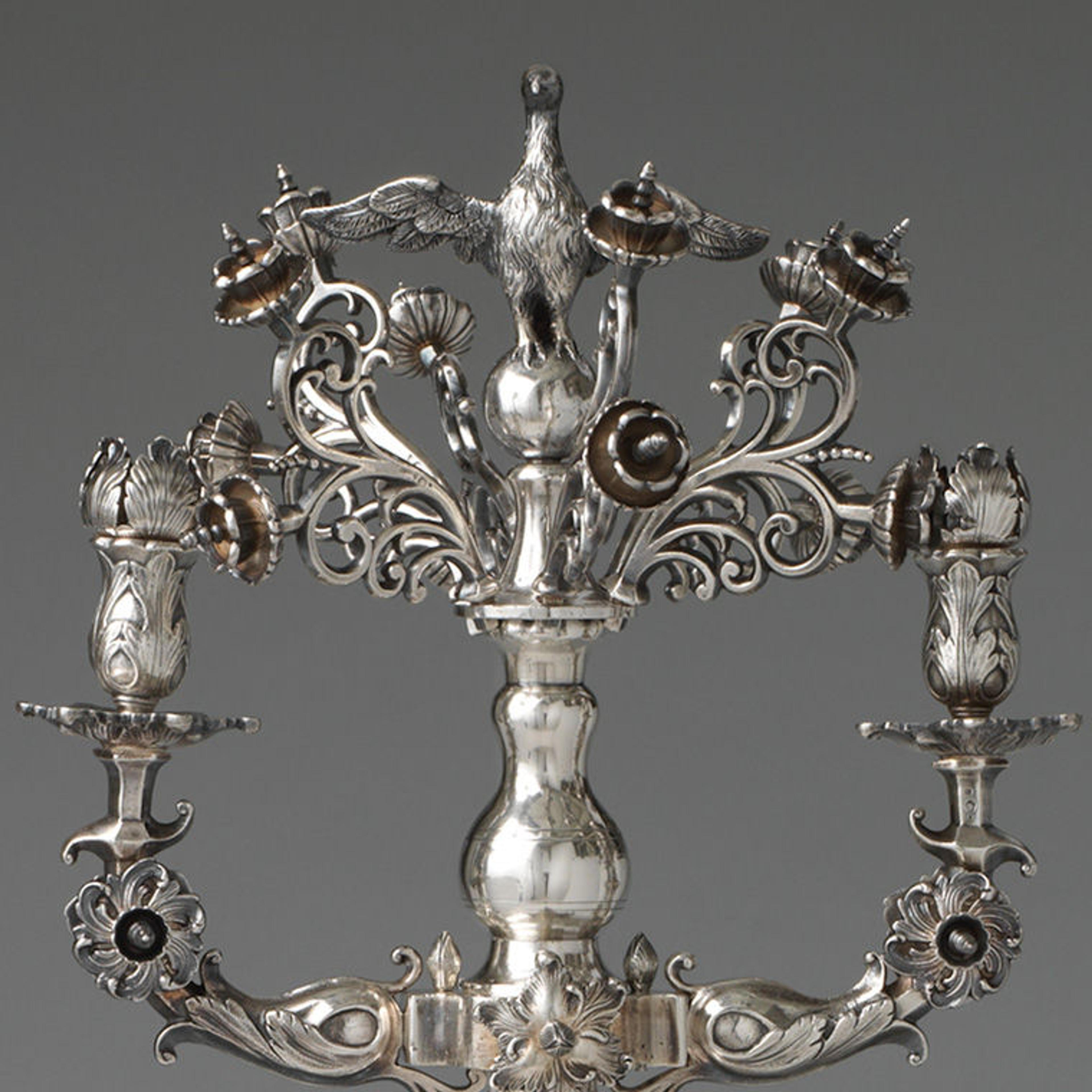 Detail of the beautiful silver Lemberg lamp.