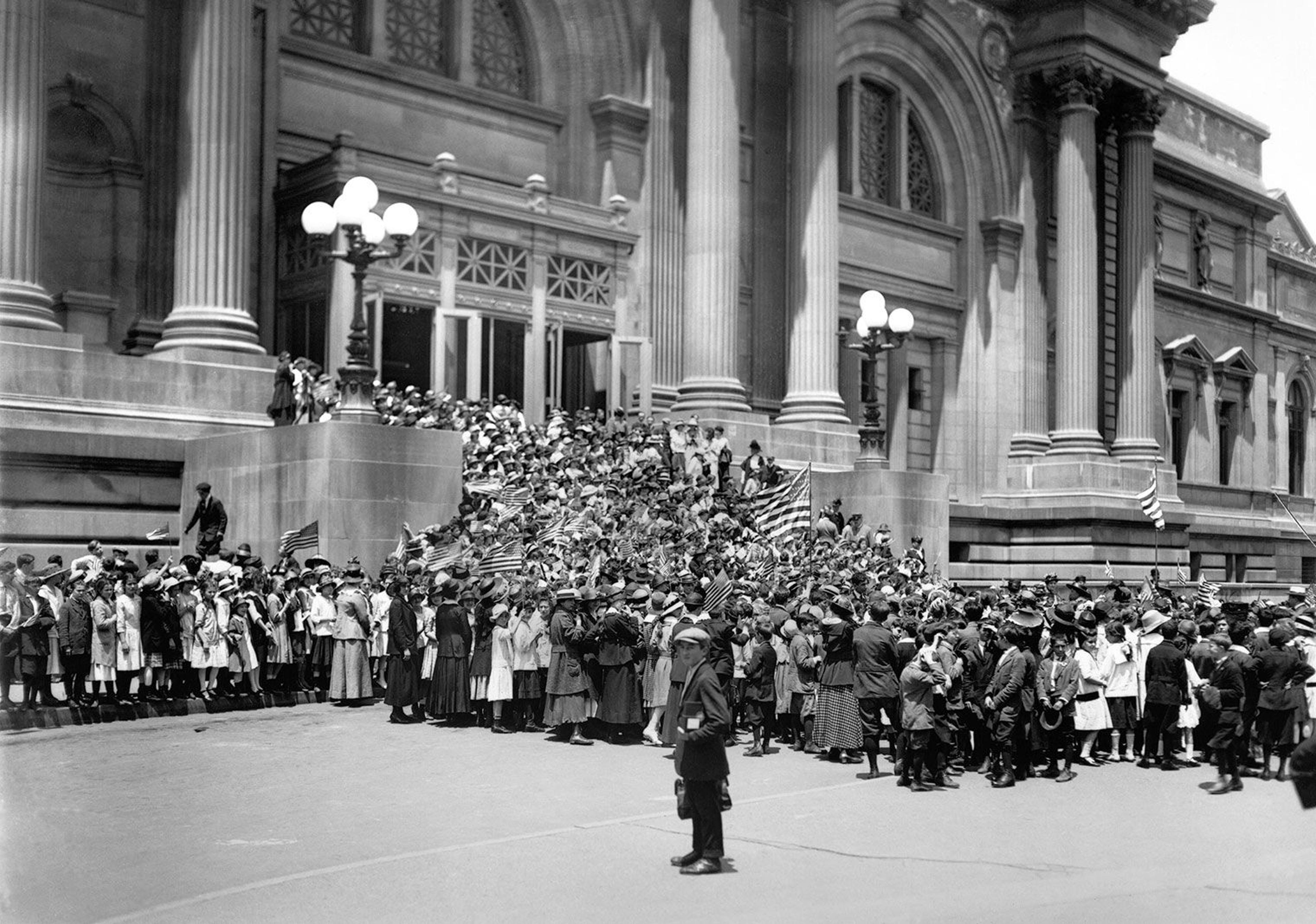 Students from Public School No. 6 celebrate flag day at The Met on June 4, 1916, in the middle of World War I.