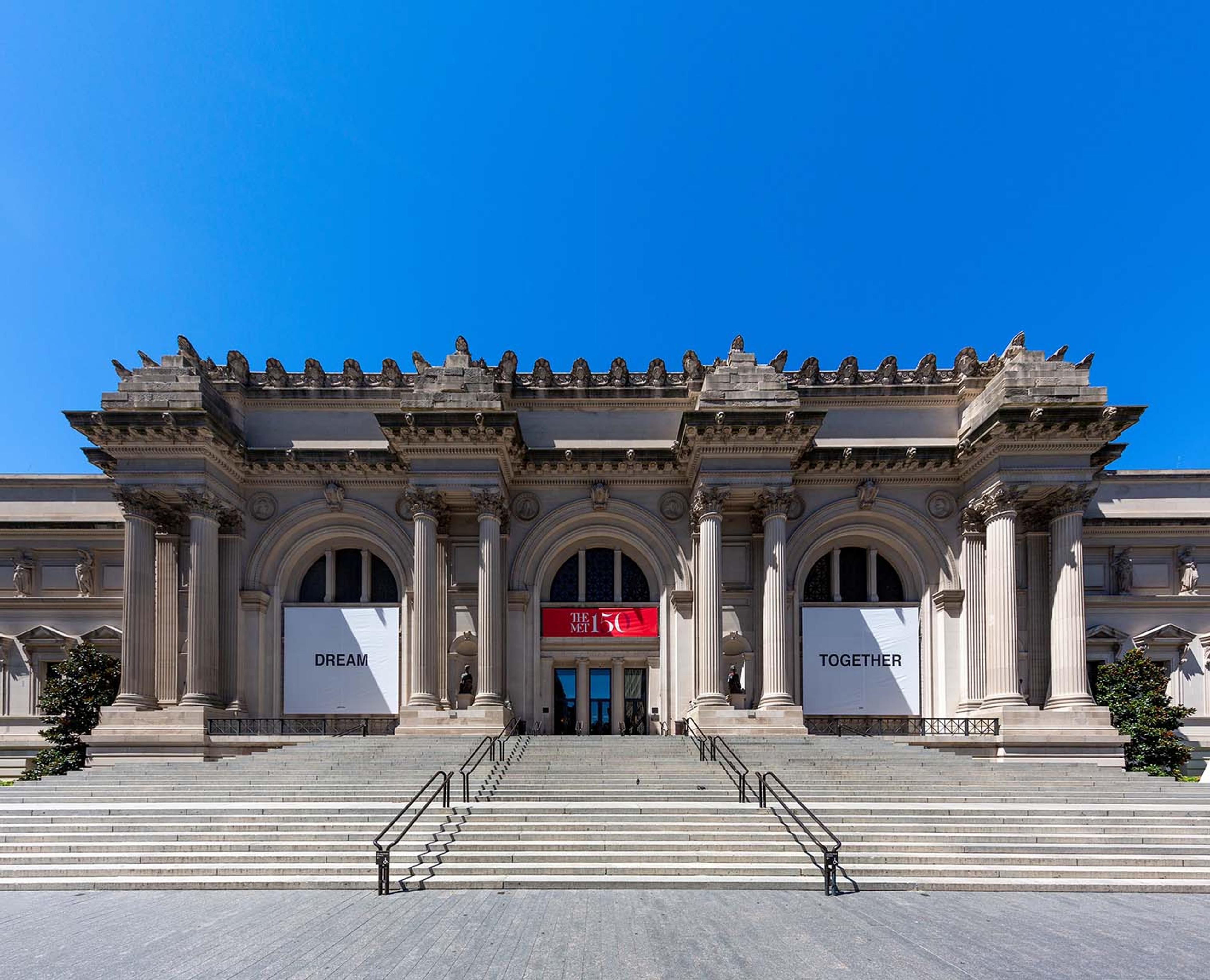 The Met Fifth Avenue facade.