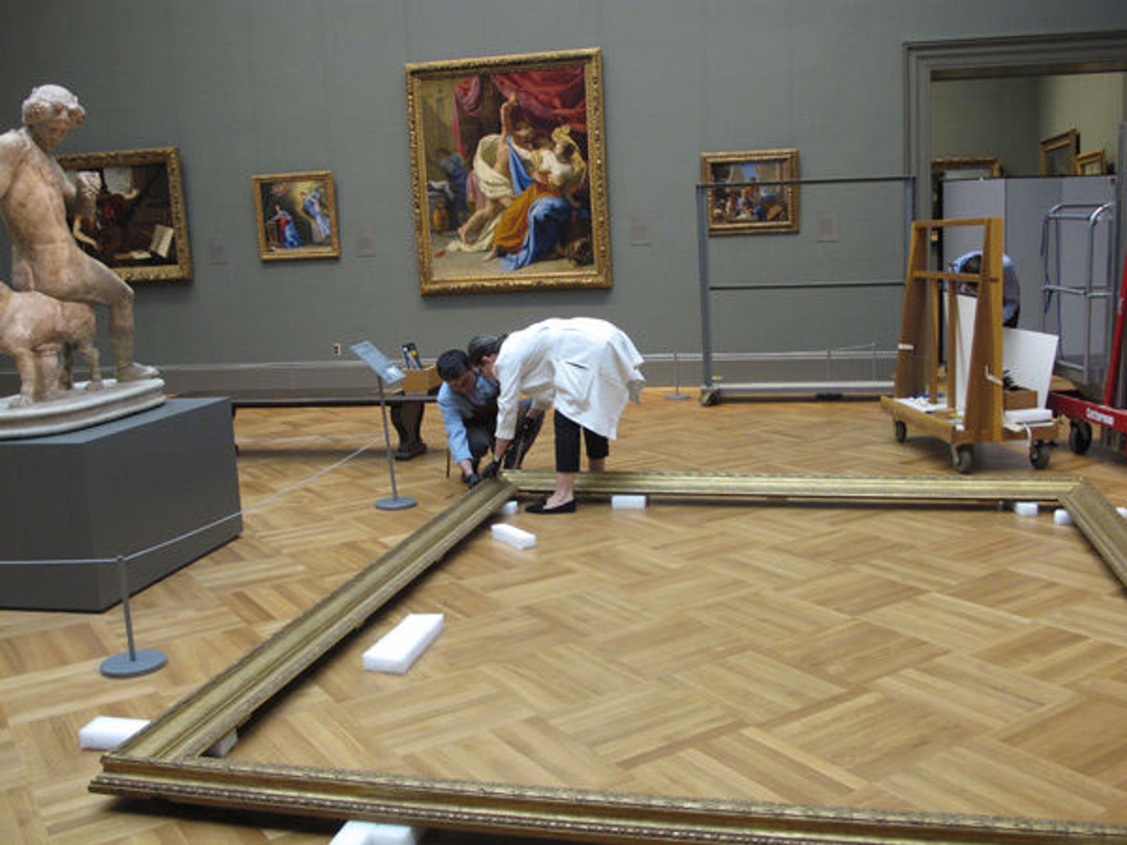 Assembling the frame in the gallery