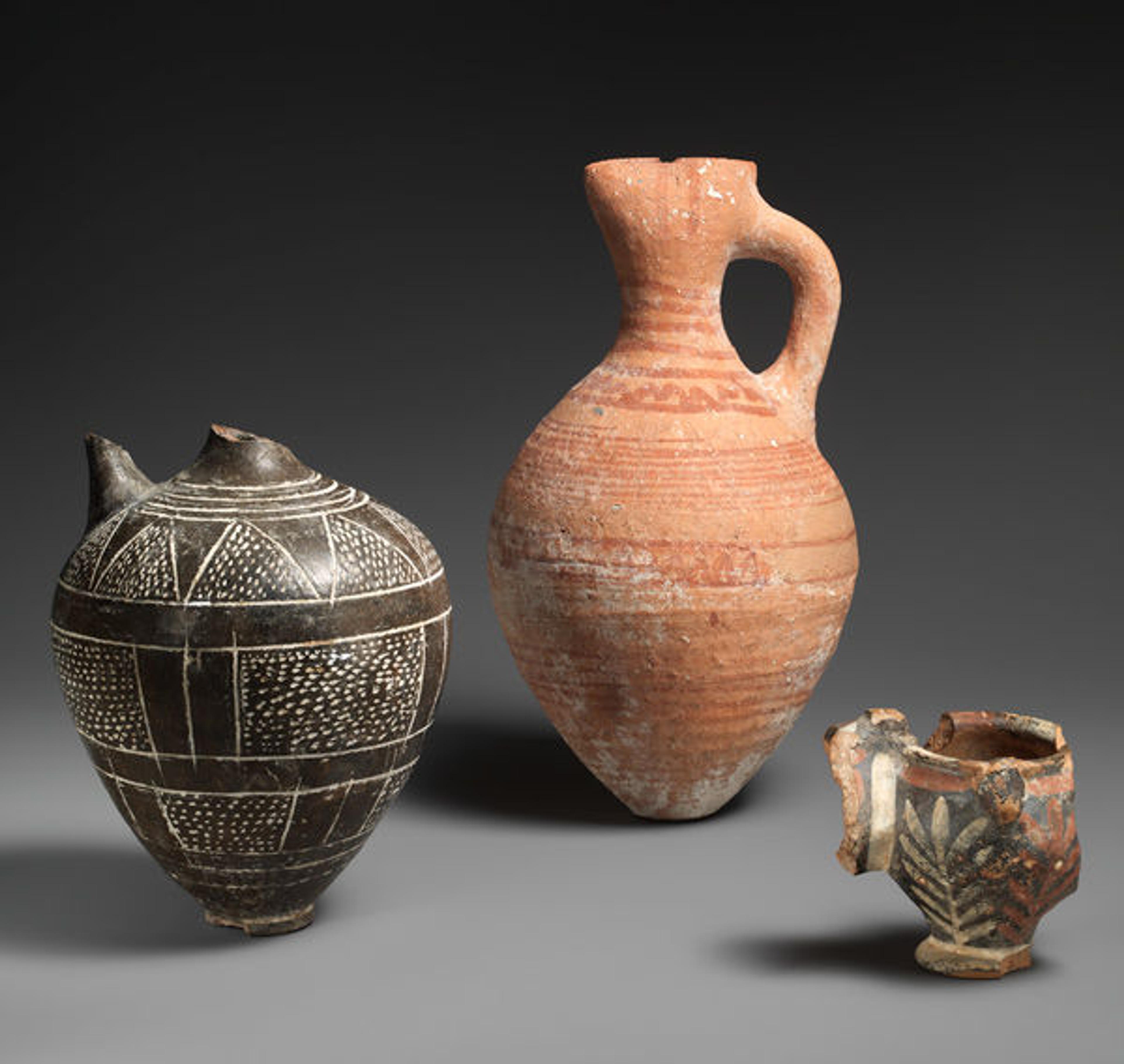 Tell el-Yahudiya juglet; Levantine painted-ware jug; Kamares jar