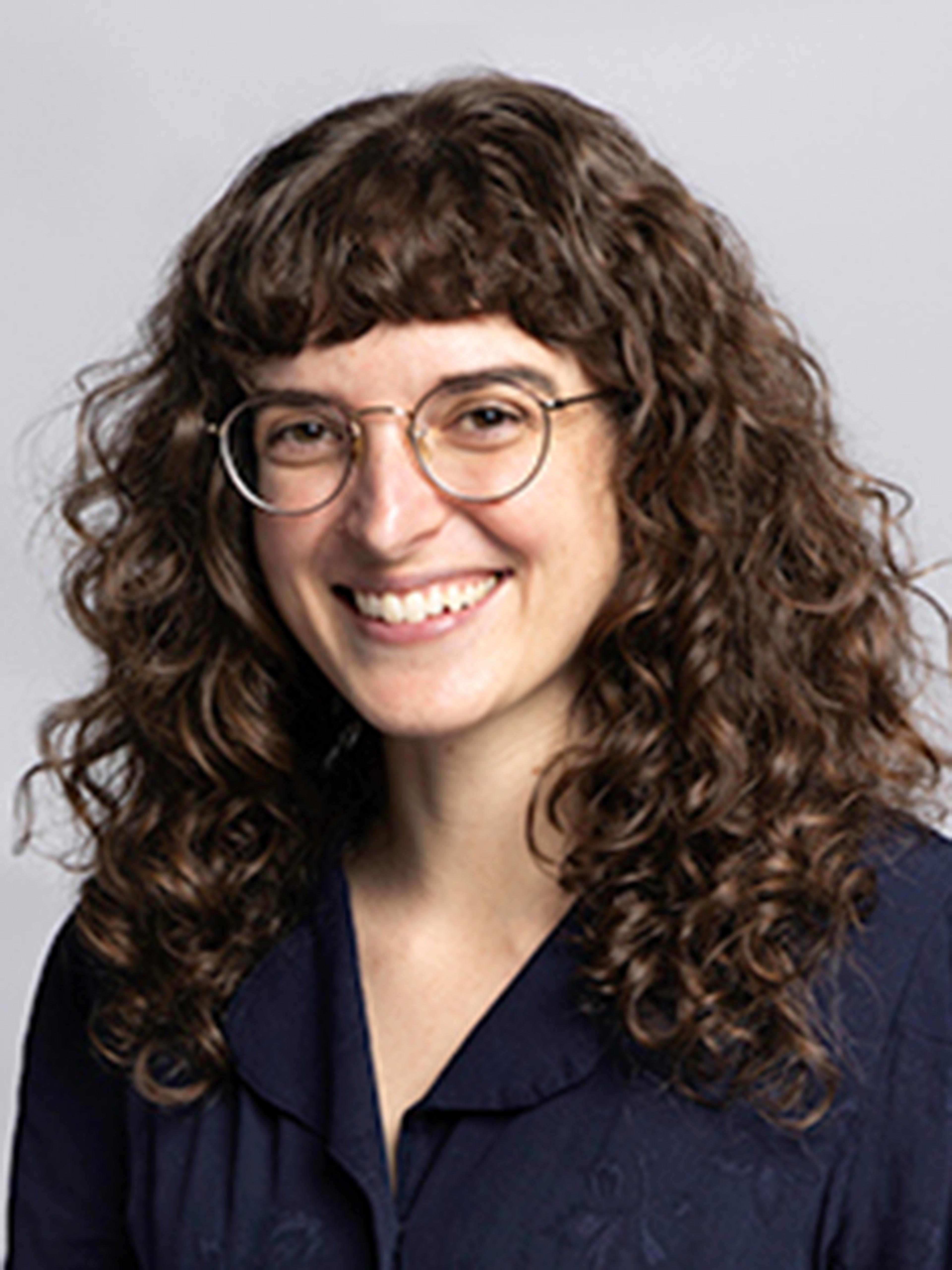 Headshot of Dawn Kriss