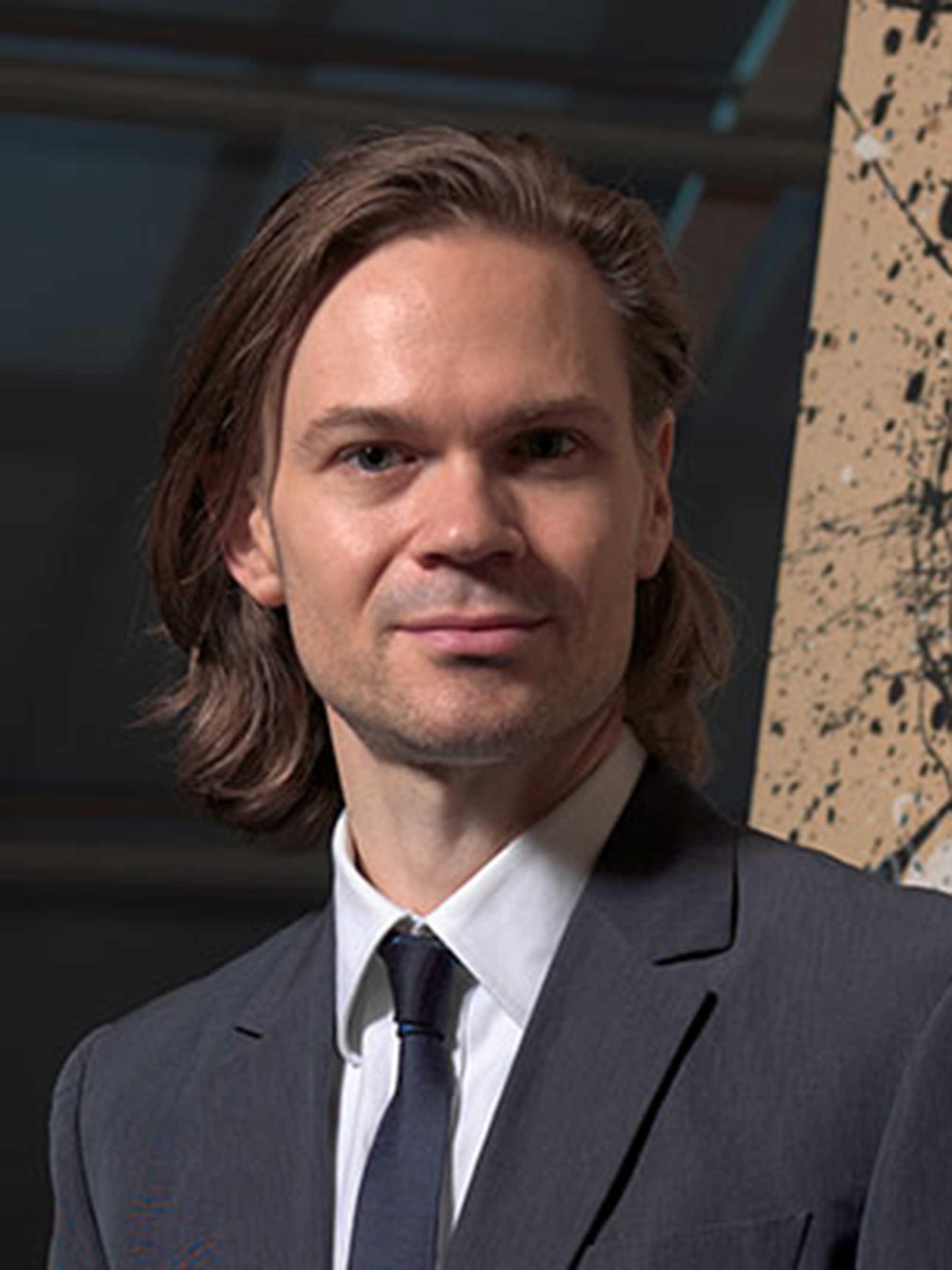Headshot of Shawn Digney-Peer
