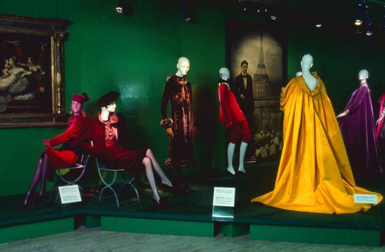 Yves Saint Laurent 8