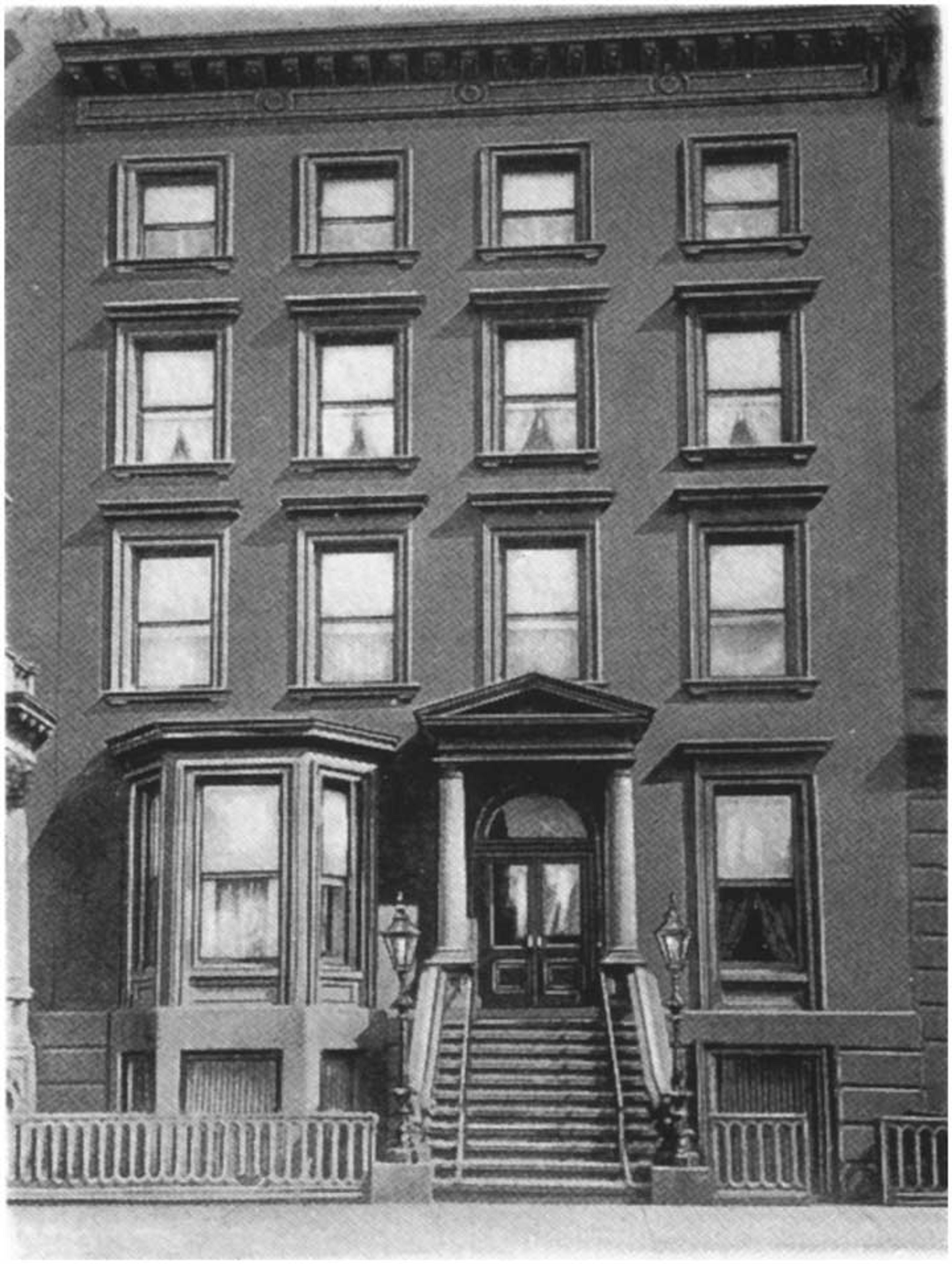 Image of The Met Row House