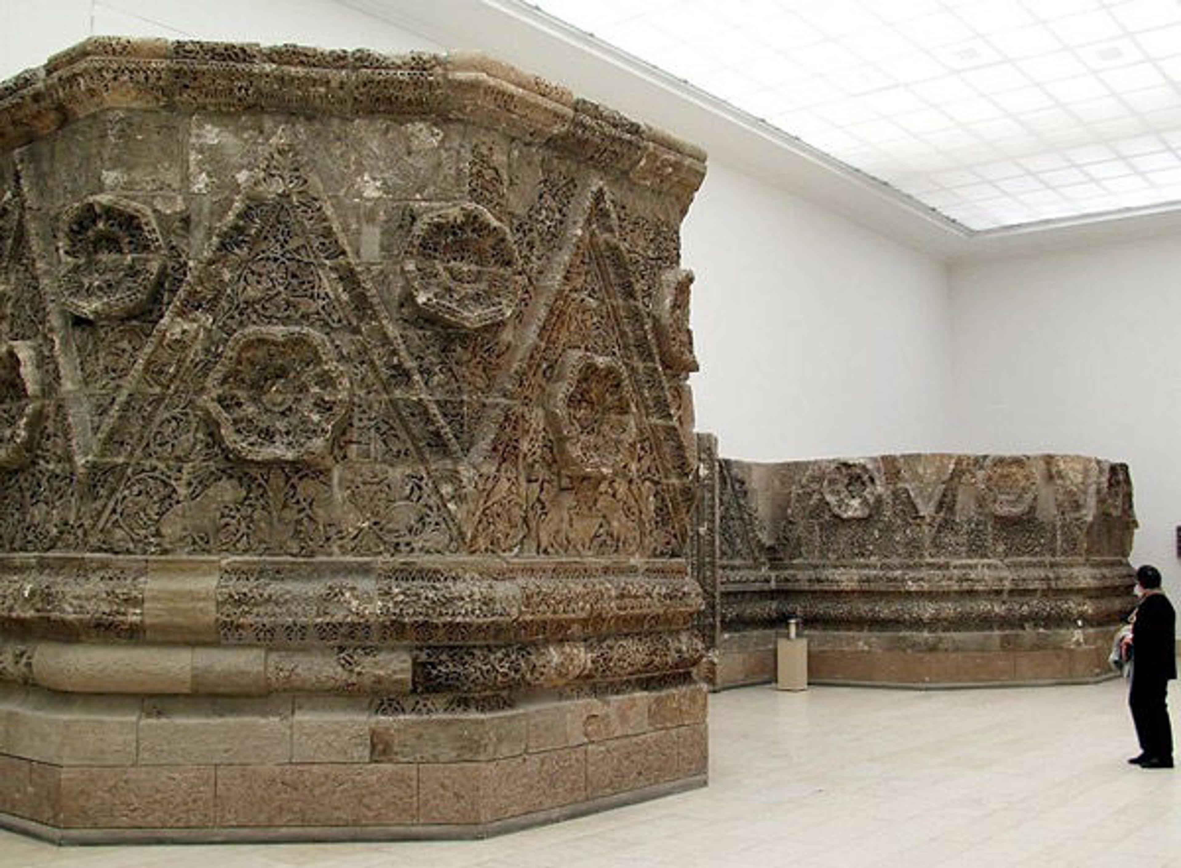 Facade of Qasr al-Mshatta as installed in the Pergammon Museum, Berlin