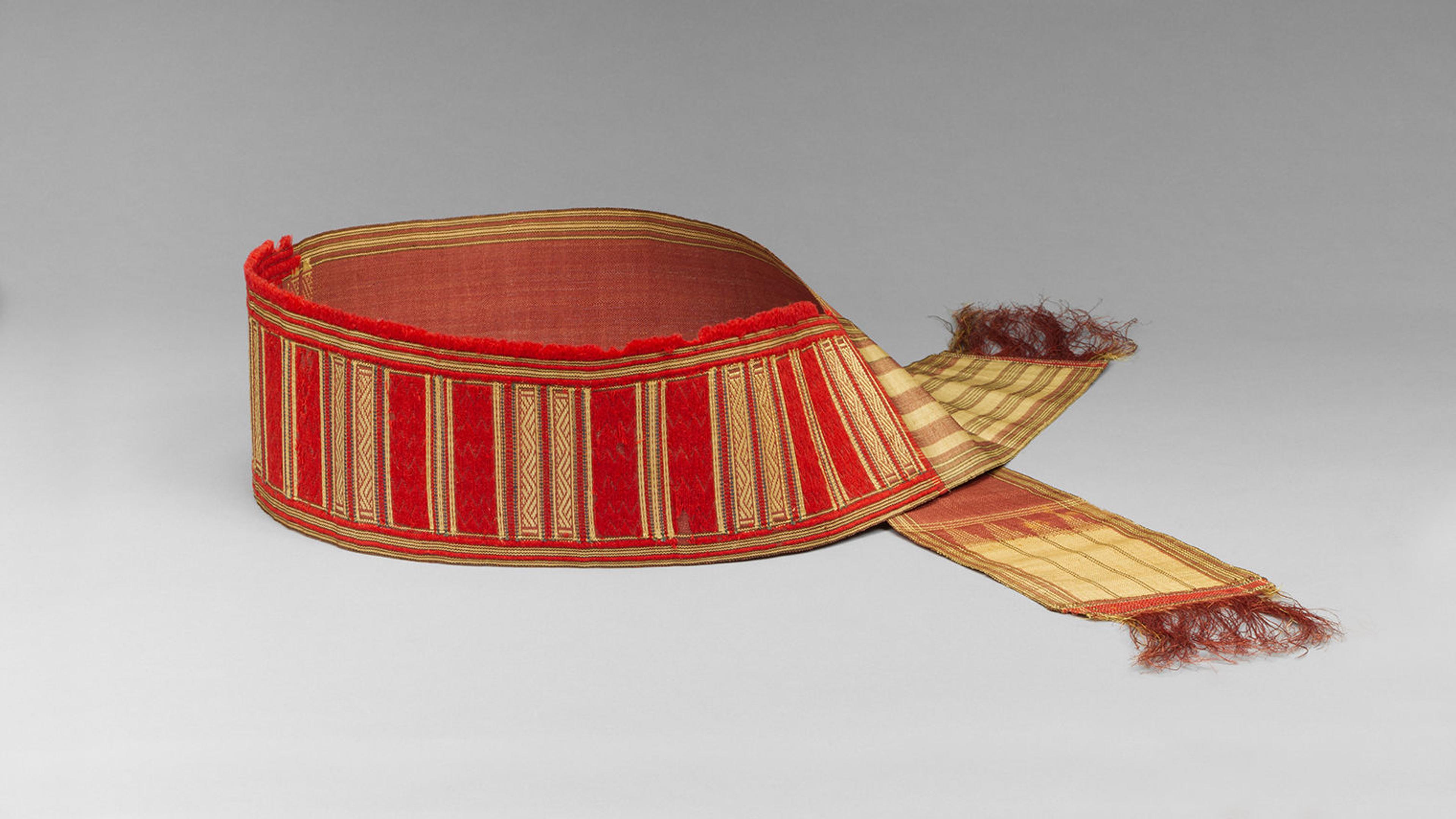 Red and gold banana fibre sash