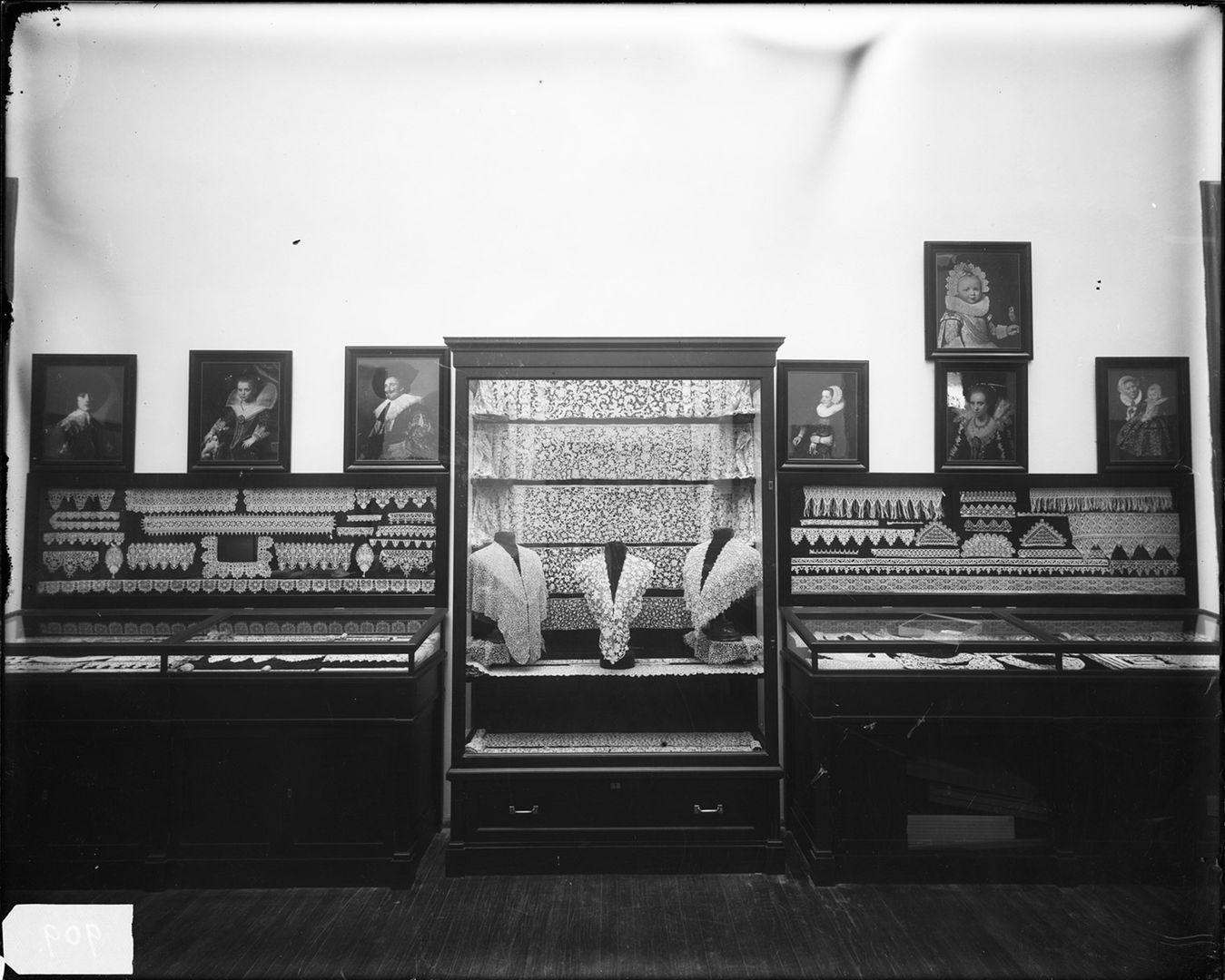 Gertrude Whiting's Bobbin Lace Sampler