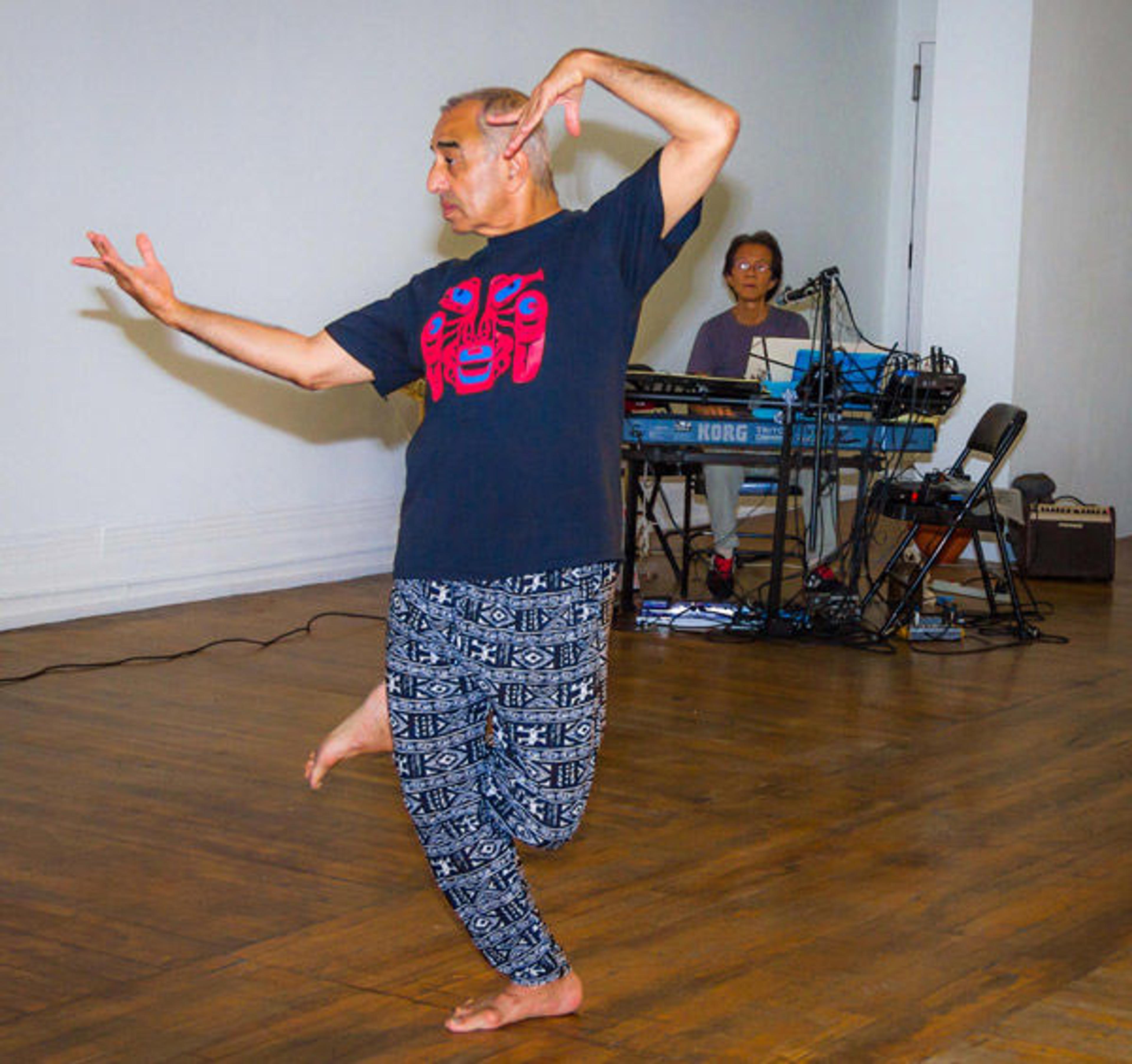 Astad Deboo and Yukio Tsuji in rehearsal