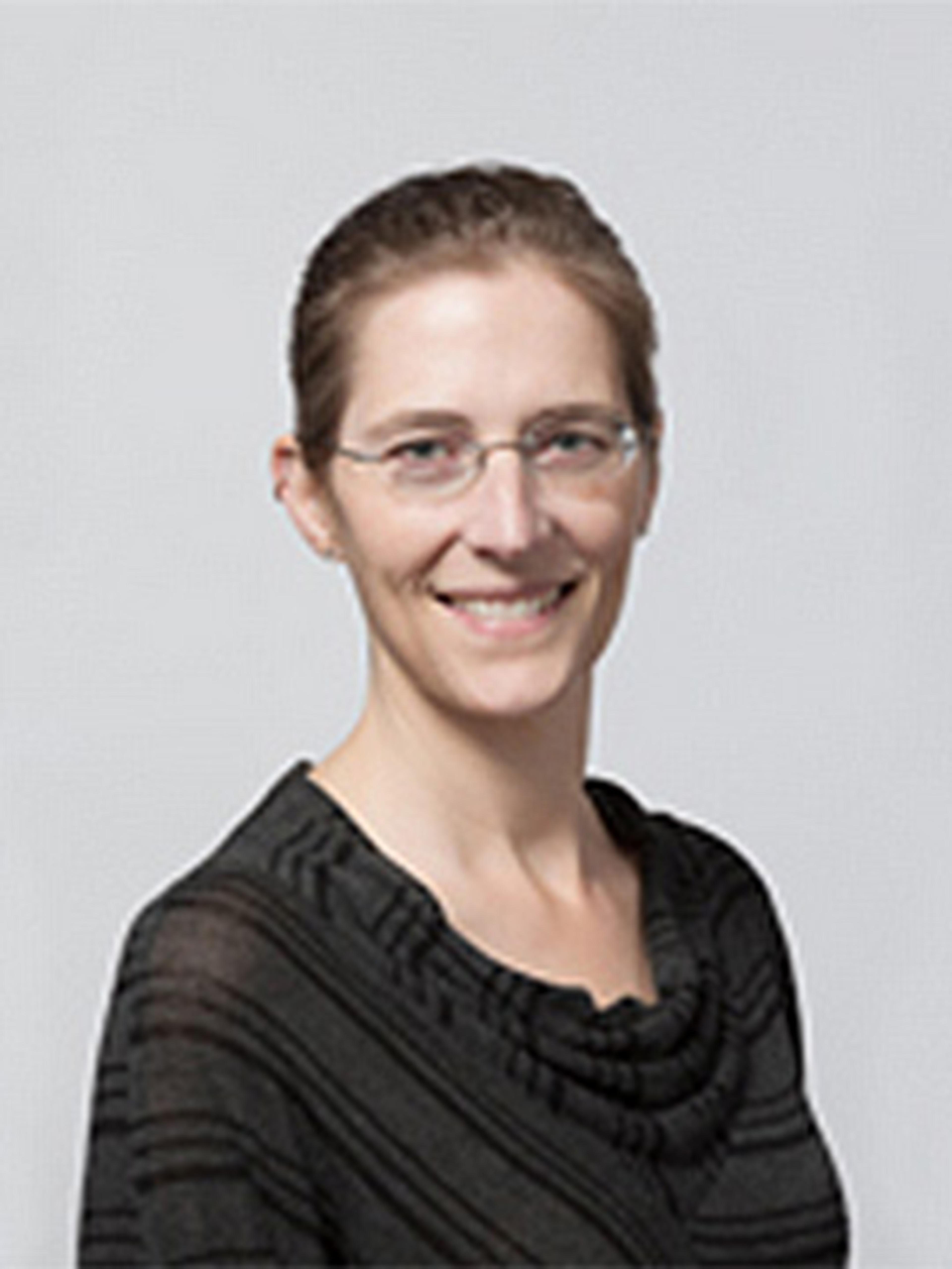 Headshot of Vicki Parry