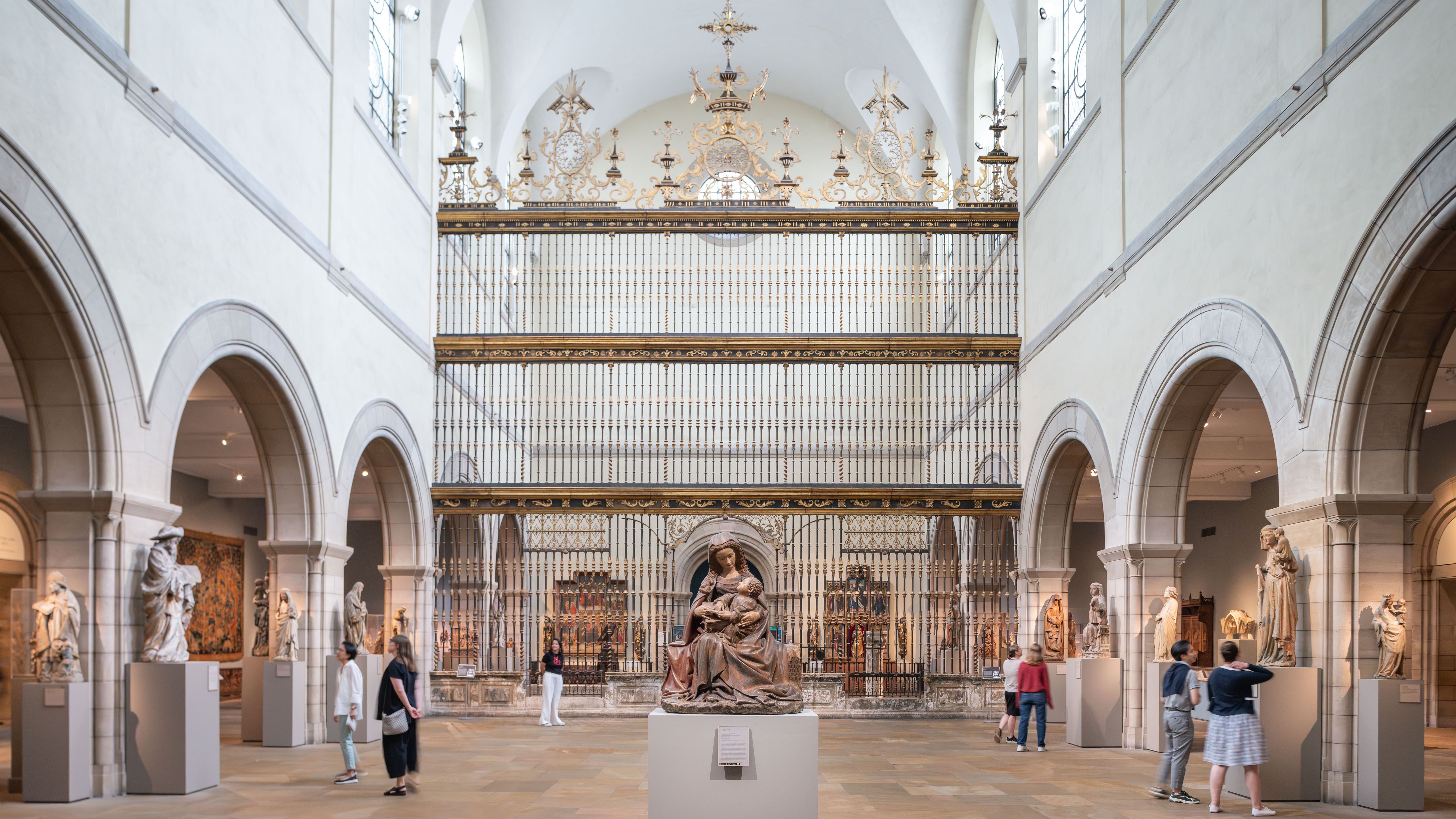チャンピオンMETROPOLITAN MUSEUM OF ART The Met Unveils Jennie C. Jones's Dynamic Installation for