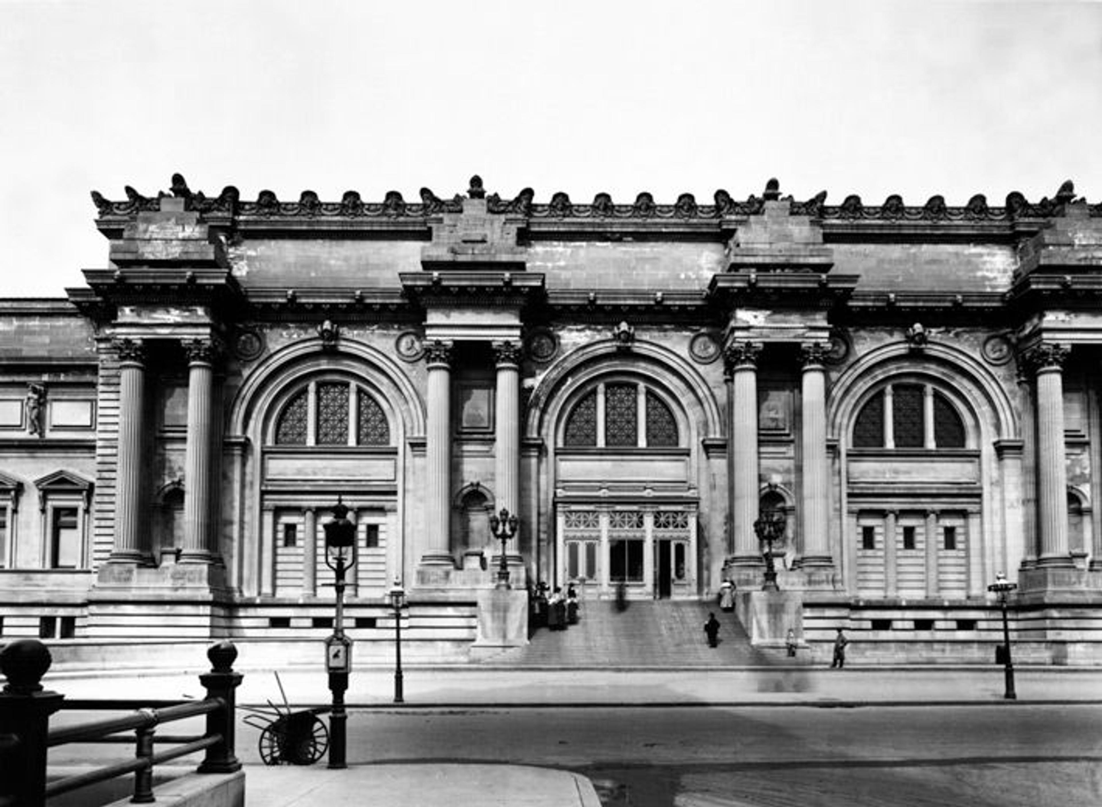 The Metropolitan Museum of Art, Fifth Avenue Façade