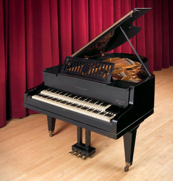 Grand piano with double keyboard, ca. 1940 | Bösendorfer; action by Emanuel Moor | L.48.4