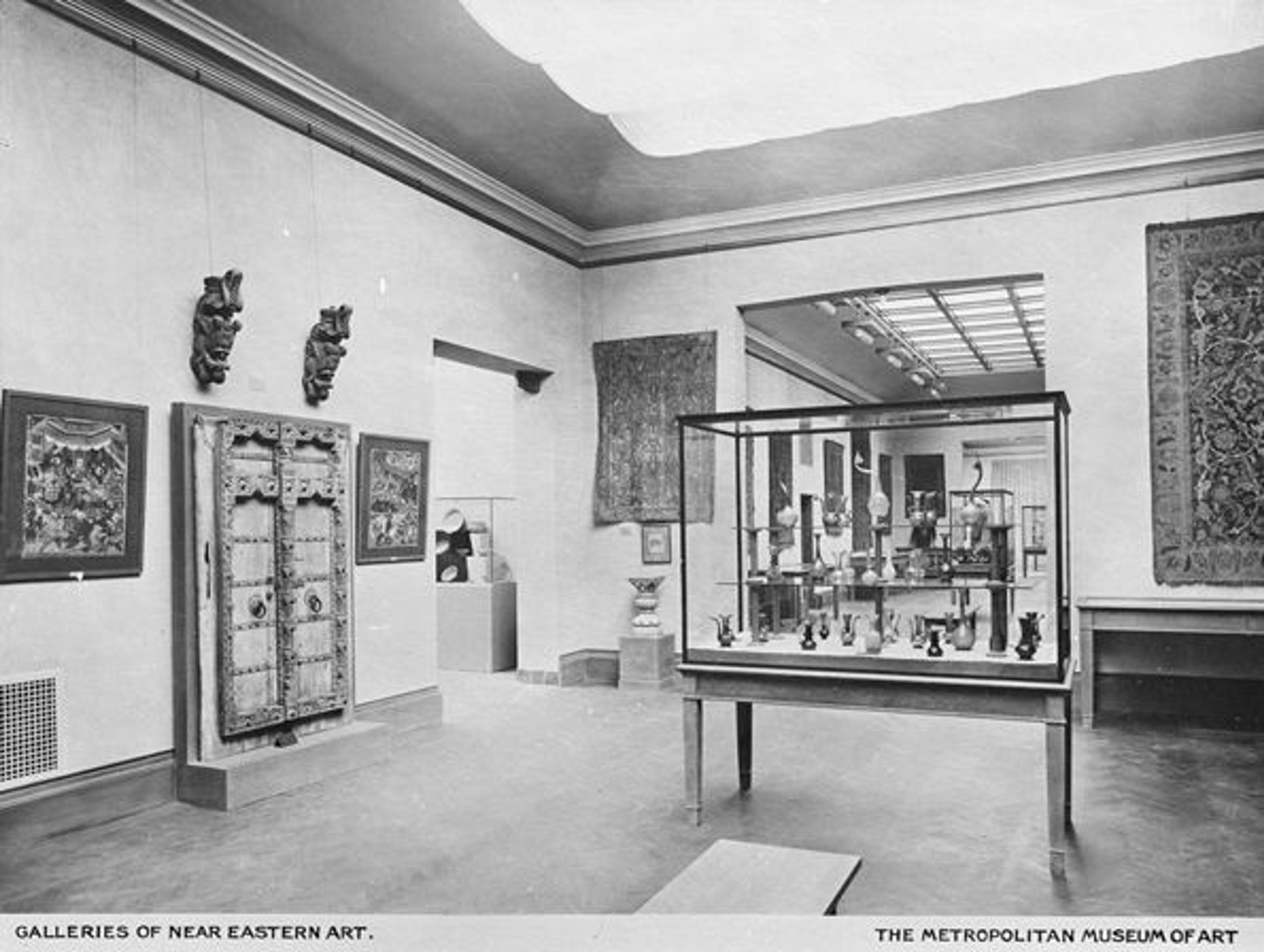 Postcard showing Gallery E-14, the so-called "Persian Room," 1912  