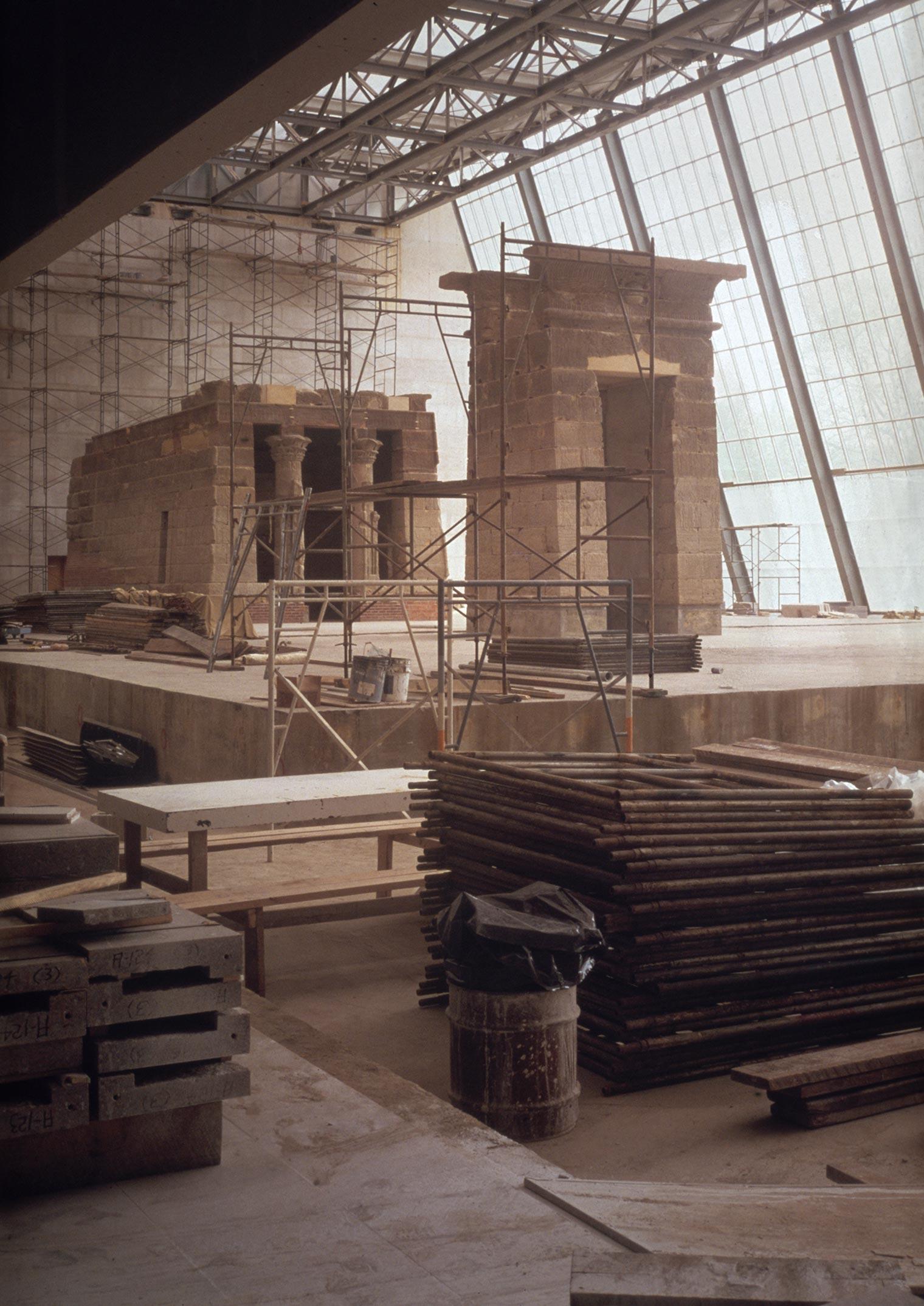 Scaffolding in front of the Temple of Dendur during the final phase of the construction of Gallery 131