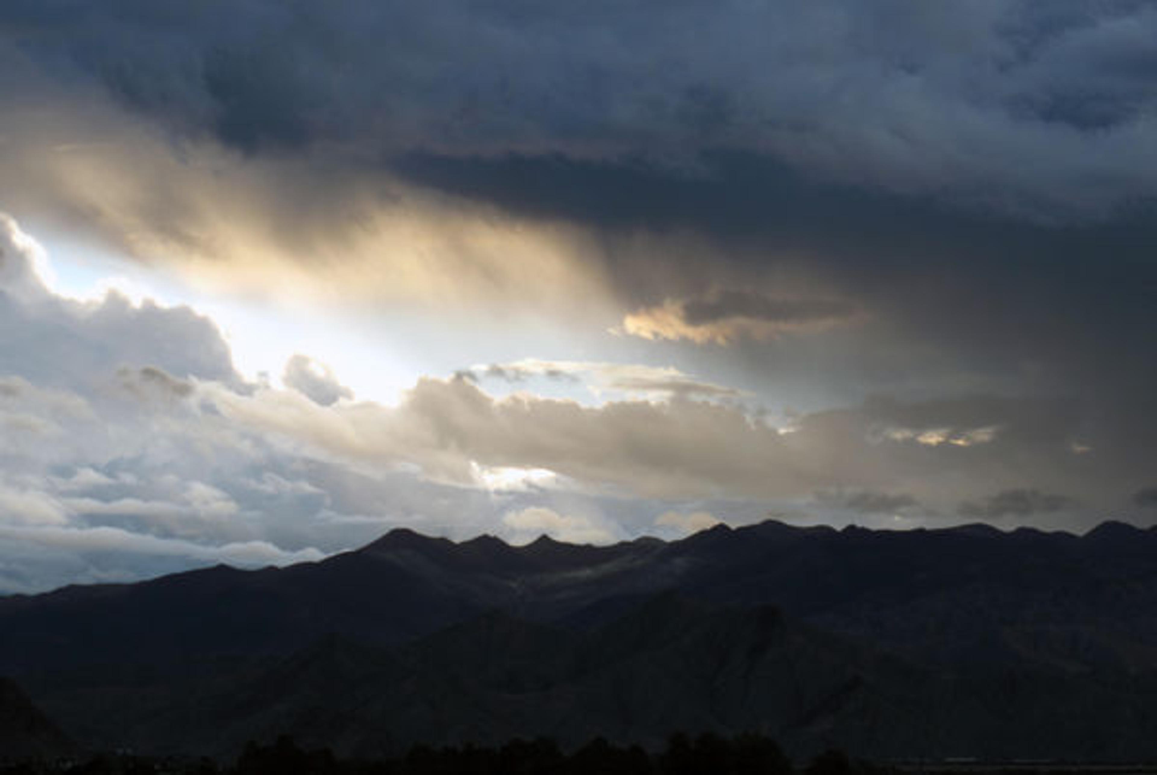 Mountains surrounding Gyantse