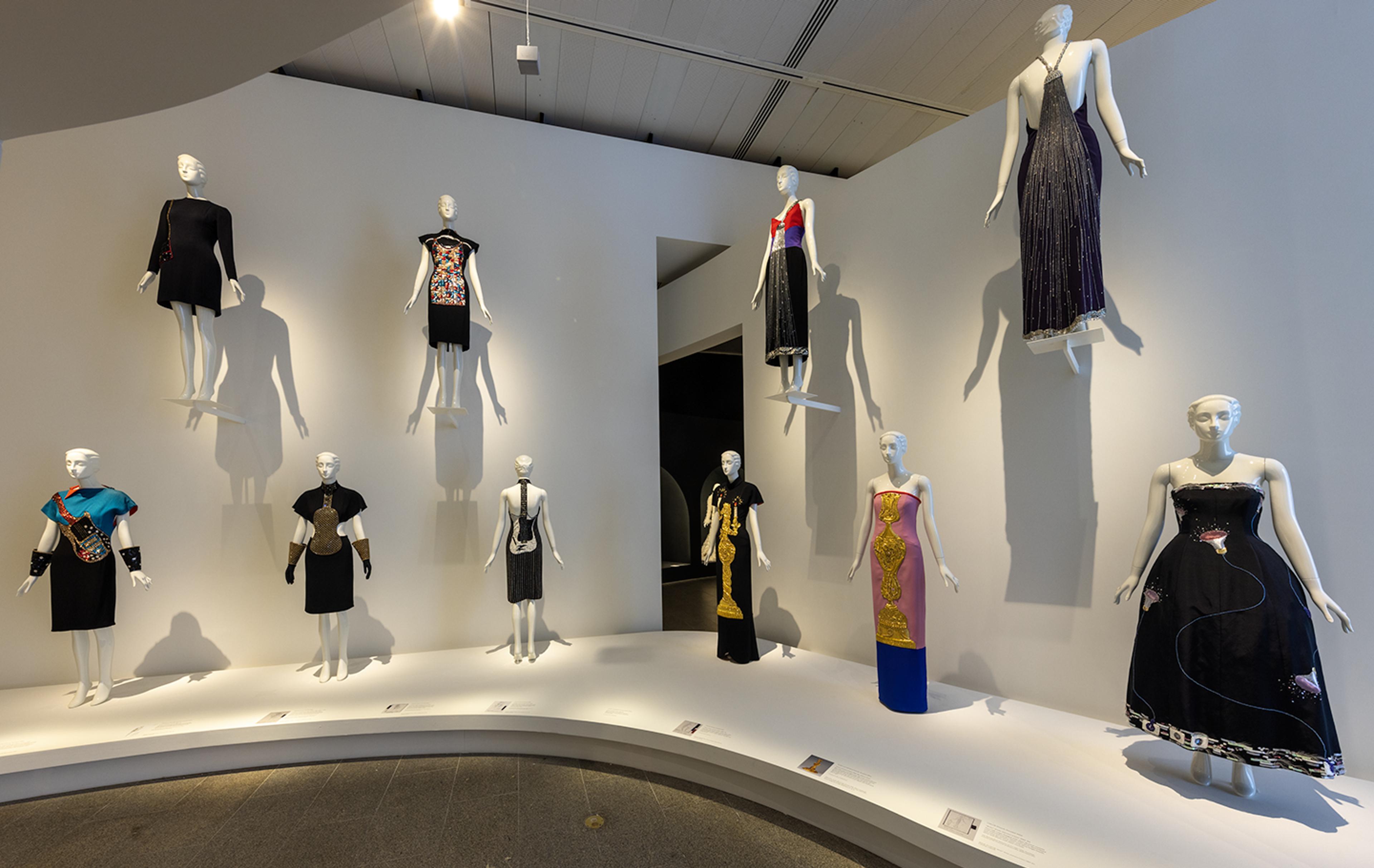 Karl Lagerfeld: A Line of Beauty at the Met Museum - StyleZeitgeist