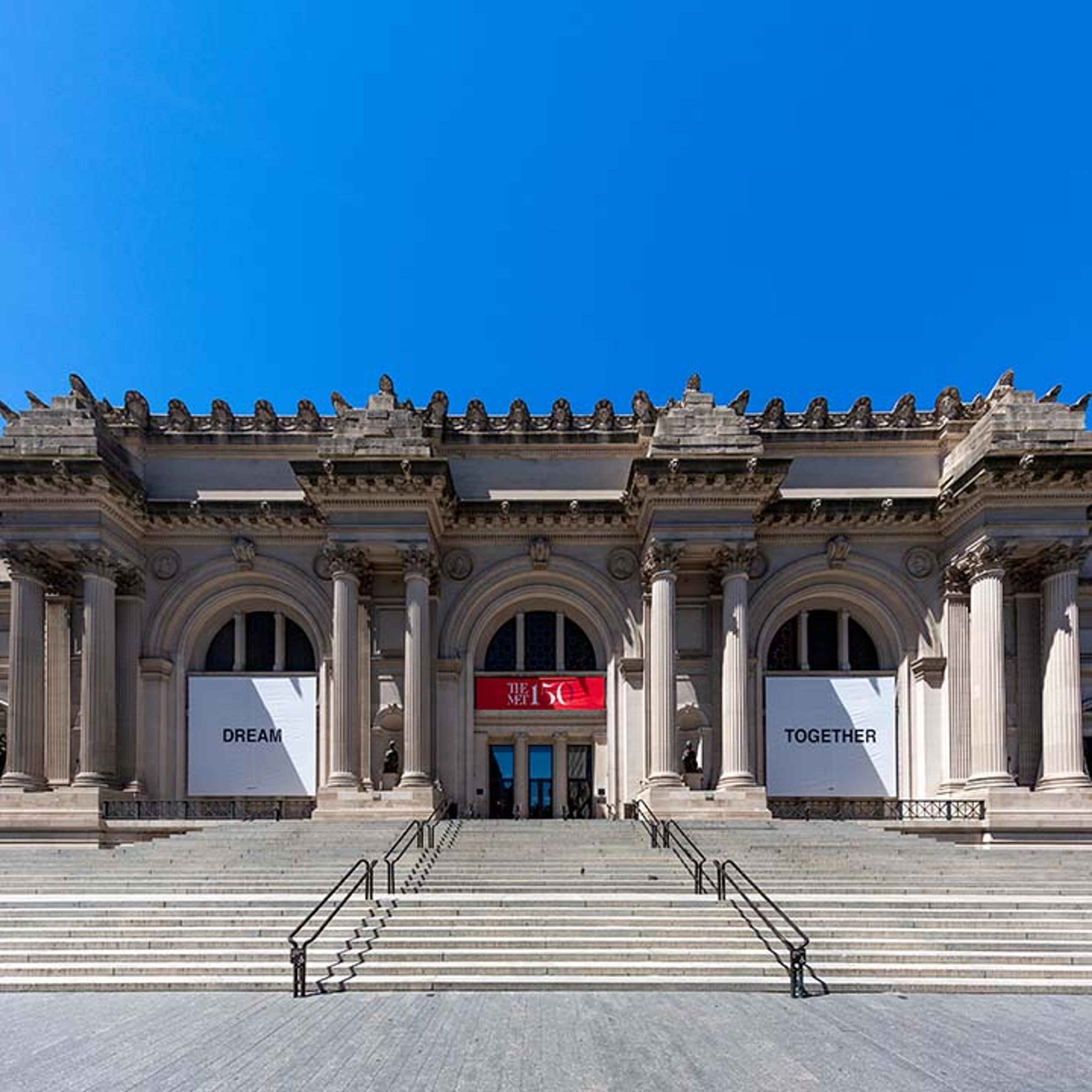 The Met Fifth Avenue facade.