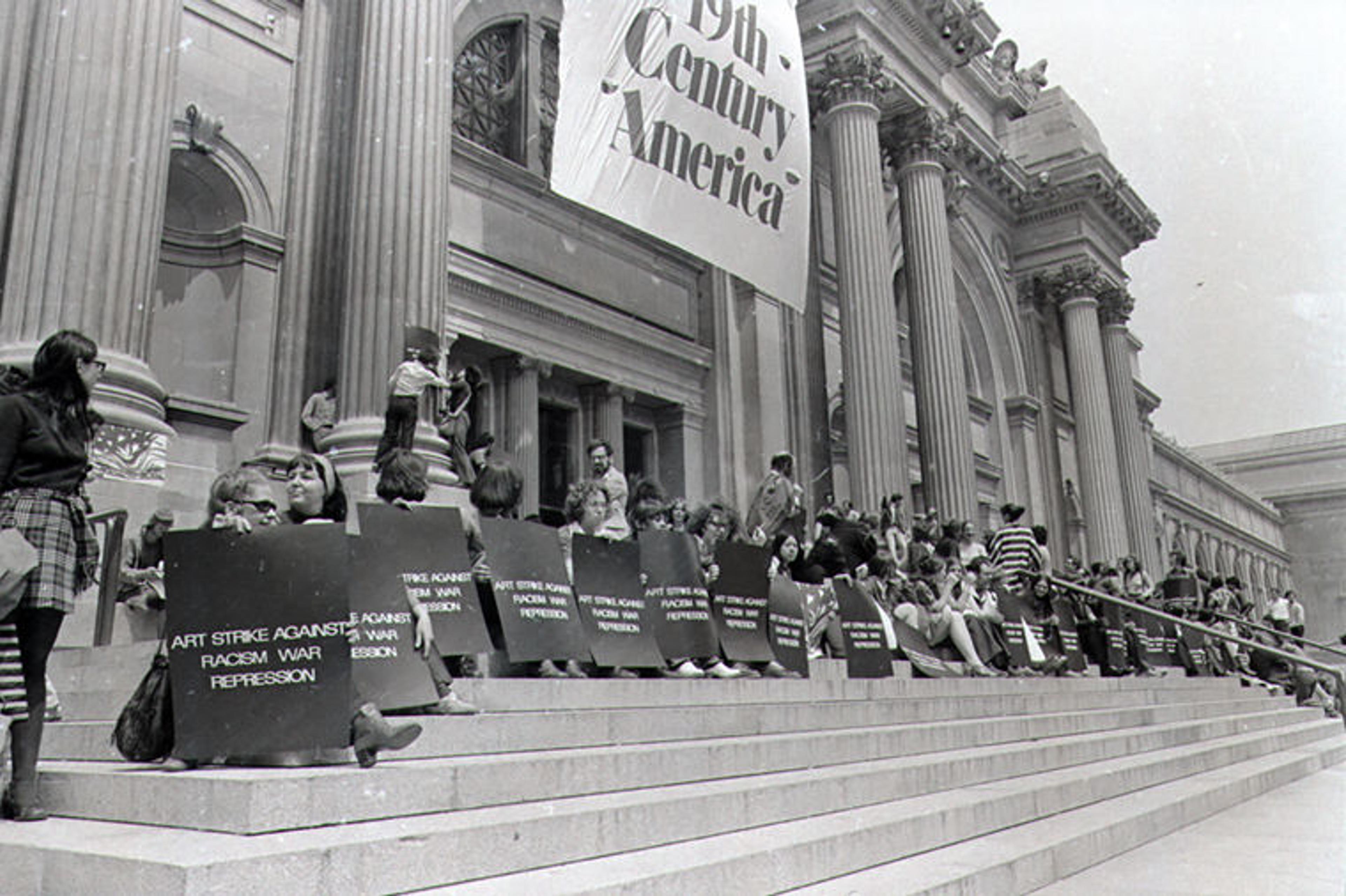 New York Art Strike protesting on the steps of The Met on May 22, 1970. Photo © Jan van Raay, courtesy the artist