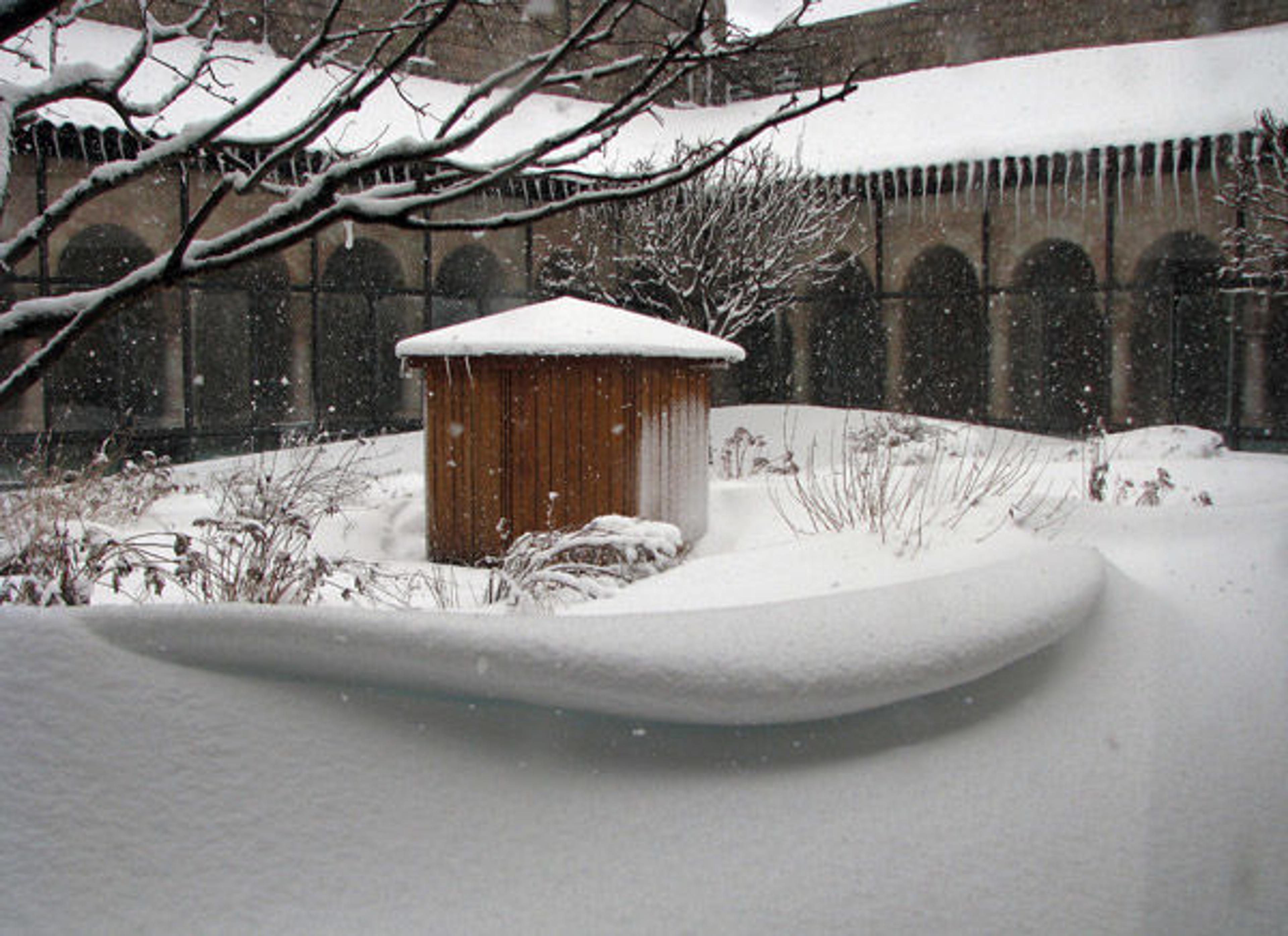 The snow formations of the Cuxa Cloister