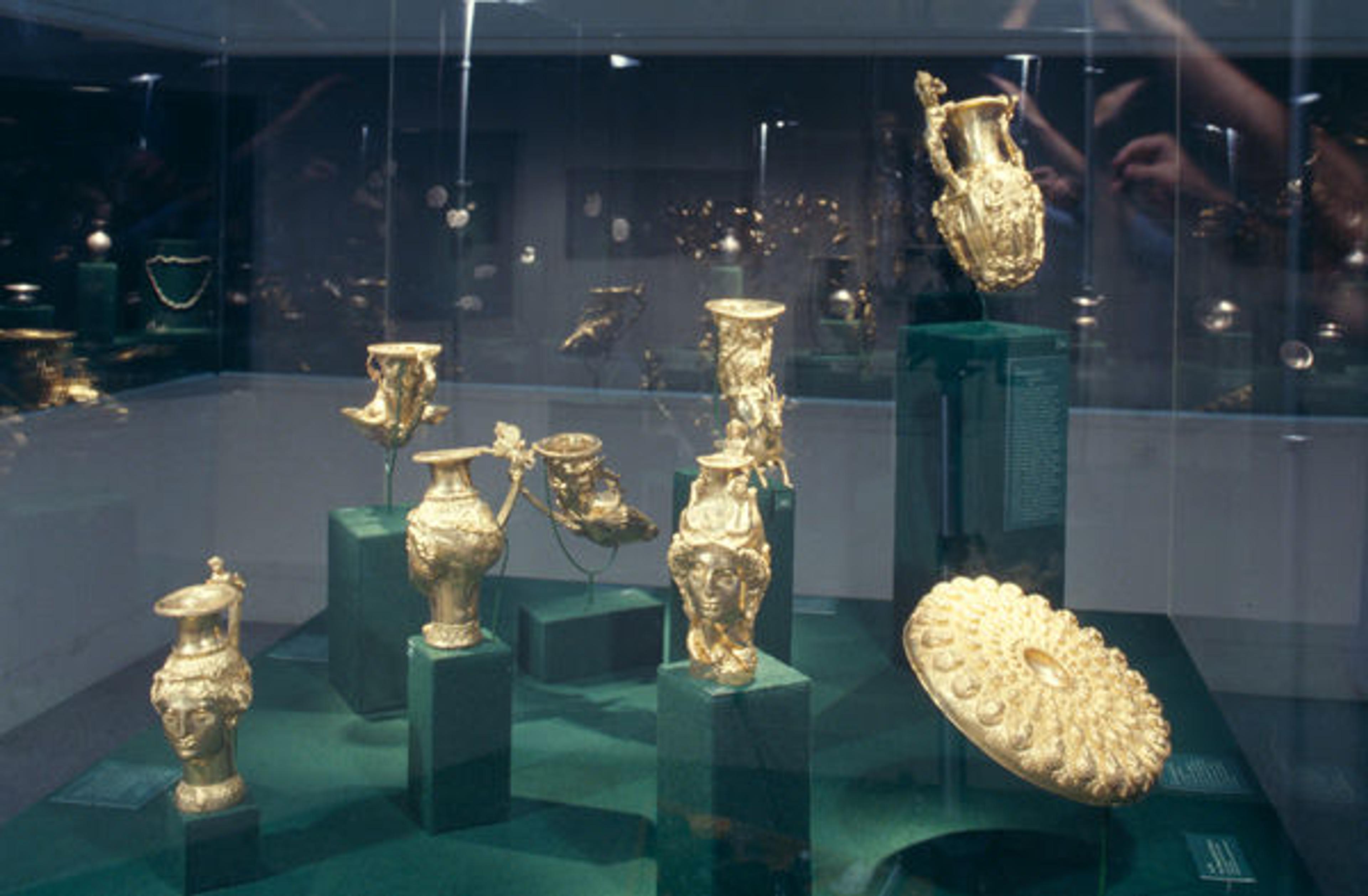 Gallery view of the exhibition Thracian Treasures from Bulgaria, on view June 11–September 4, 1977. © The Metropolitan Museum of Art