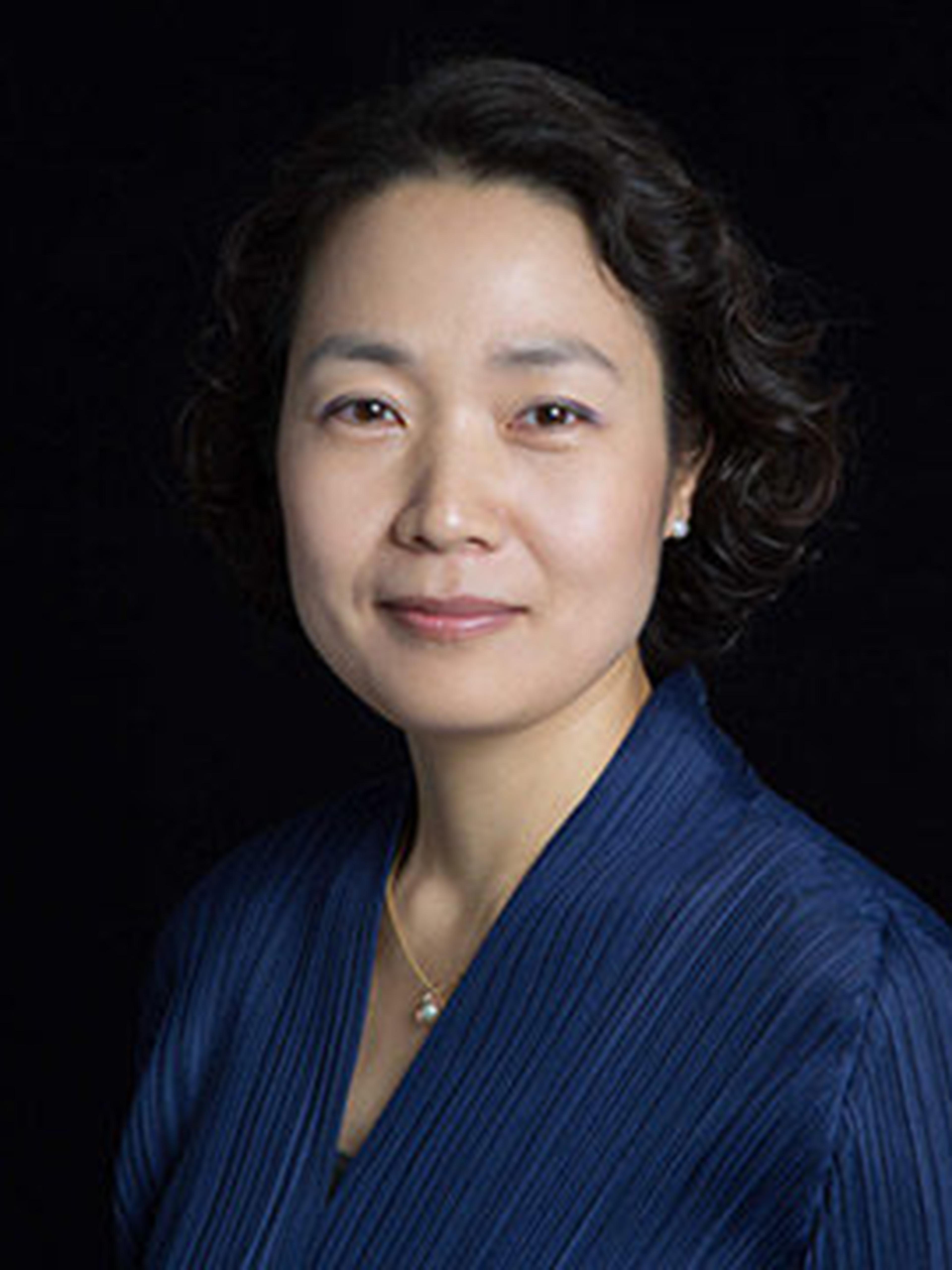 Headshot of Minsun Hwang