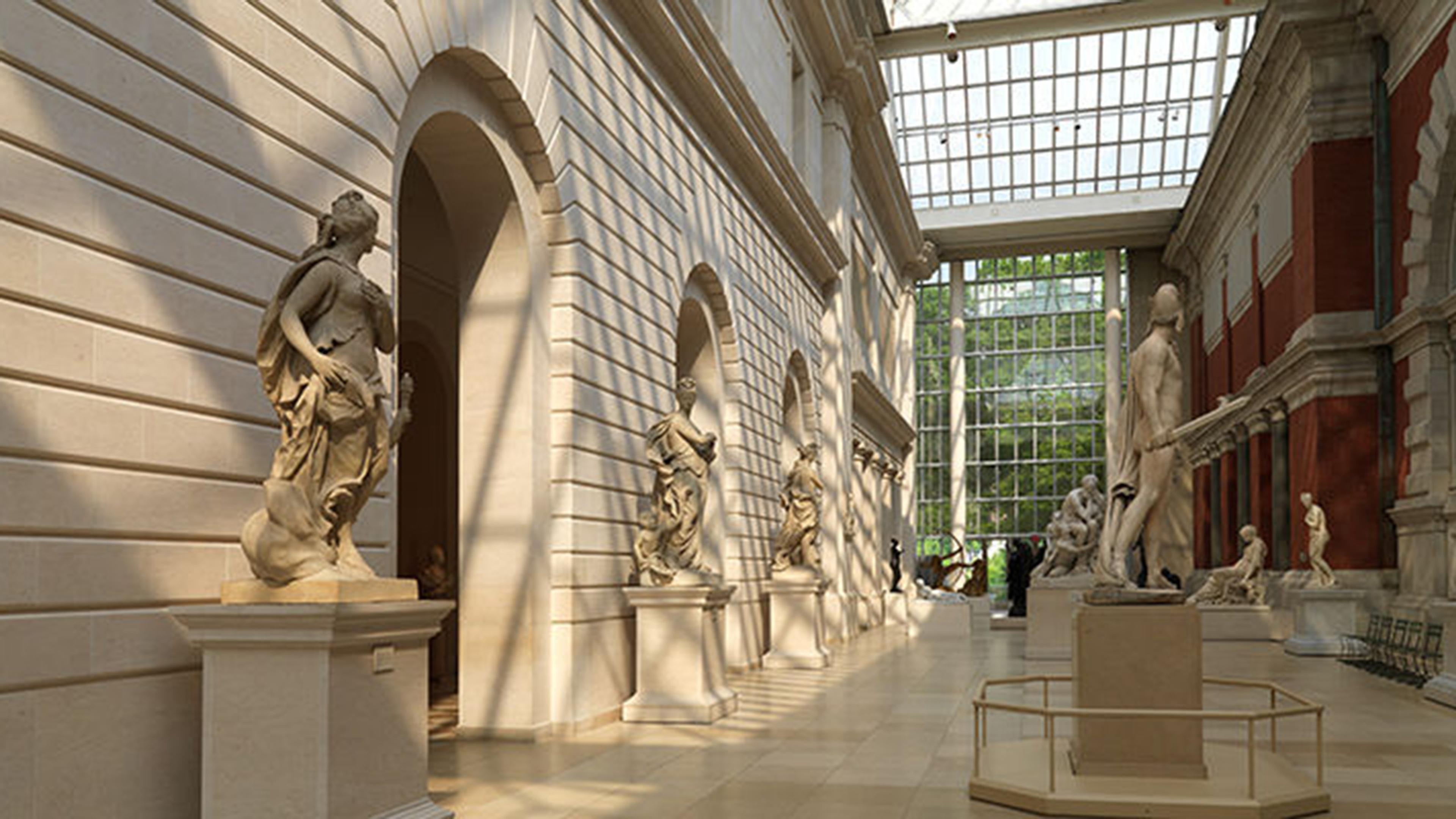 Hall with stone and marble sculptures