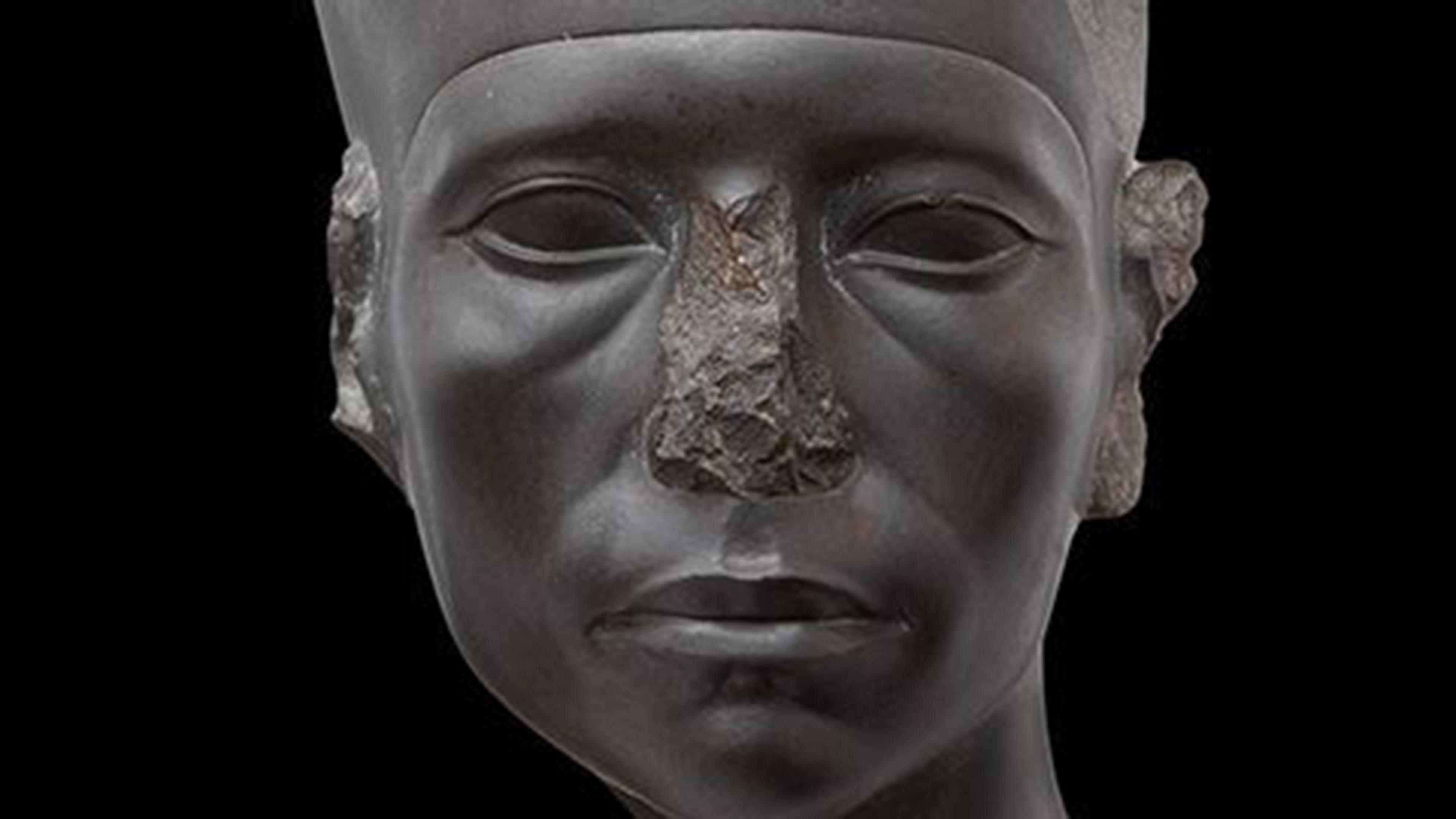 Sculpture of pharaoh's face