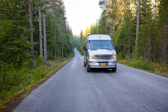 Šeima atsisakė skrydžio ir pasirinko kelionę mikroautobusu: ar buvo verta?