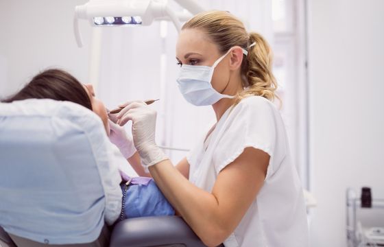 Ką žinoti prieš pirmą profesionalų dantų balinimą?