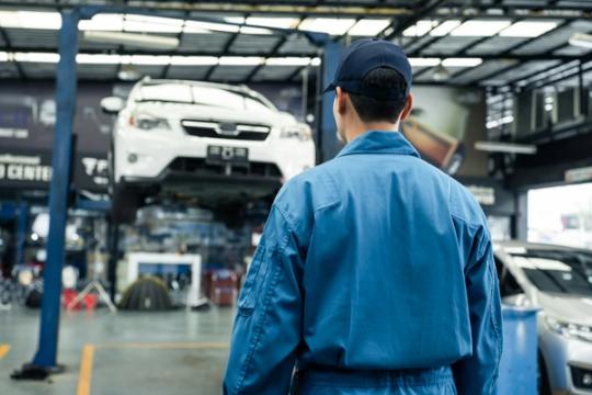 Kiek automobilių per dieną gali aptarnauti servisas su tinkamai parinktu keltuvu?