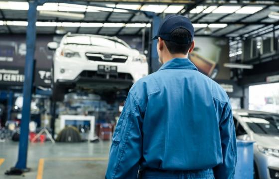 Kiek automobilių per dieną gali aptarnauti servisas su tinkamai parinktu keltuvu?